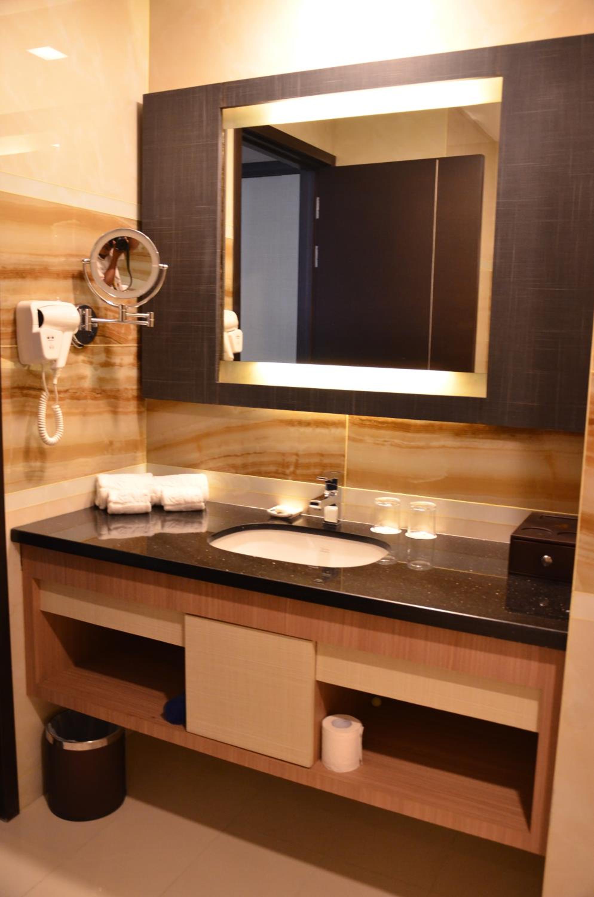 Nagoya Hill Hotel Batam 3