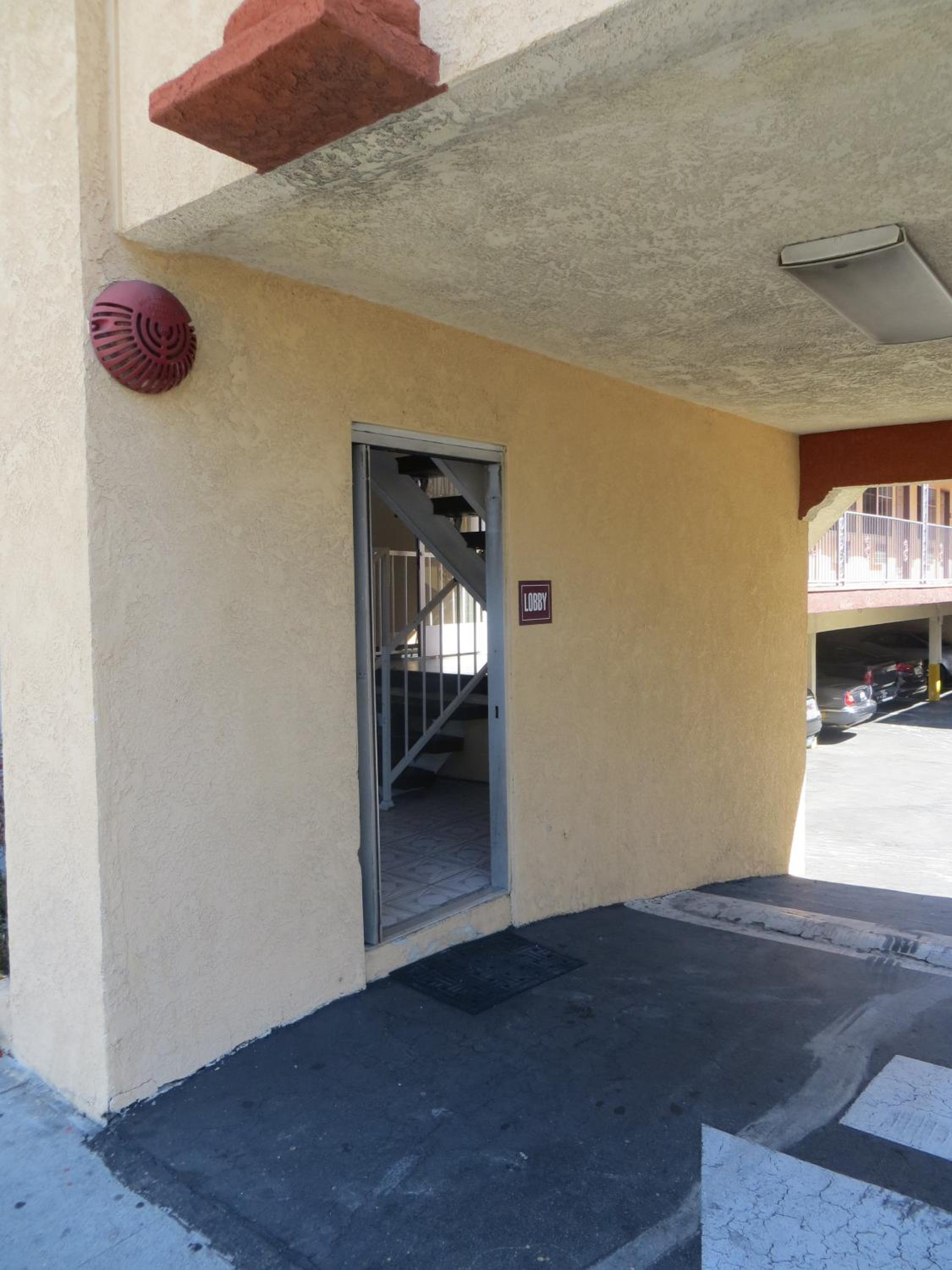 Deluxe Inn Hawthorne/ LAX