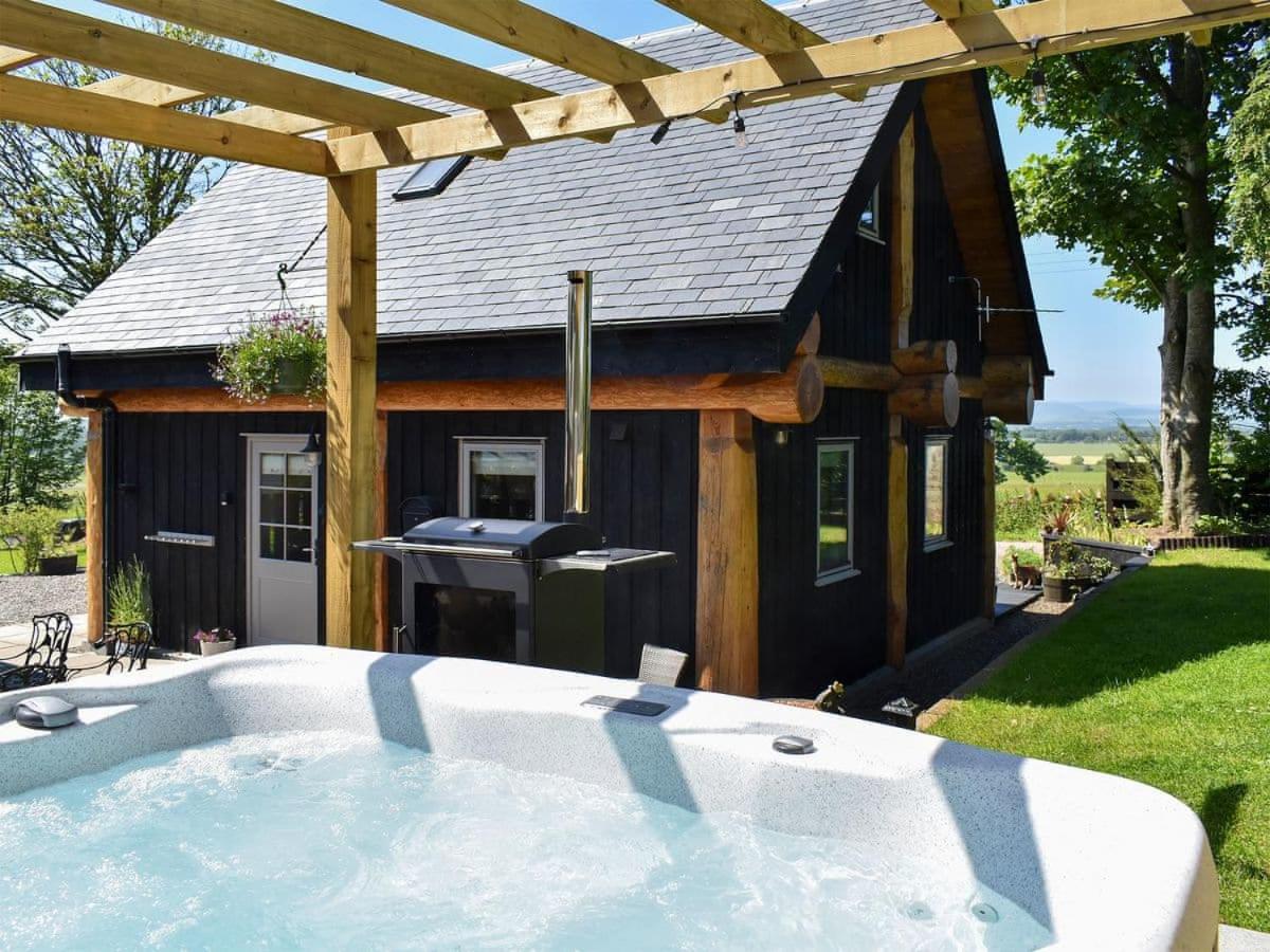 Rowanlea Lodge Hot Tub Secure Garden Pub 5 min walk view 5