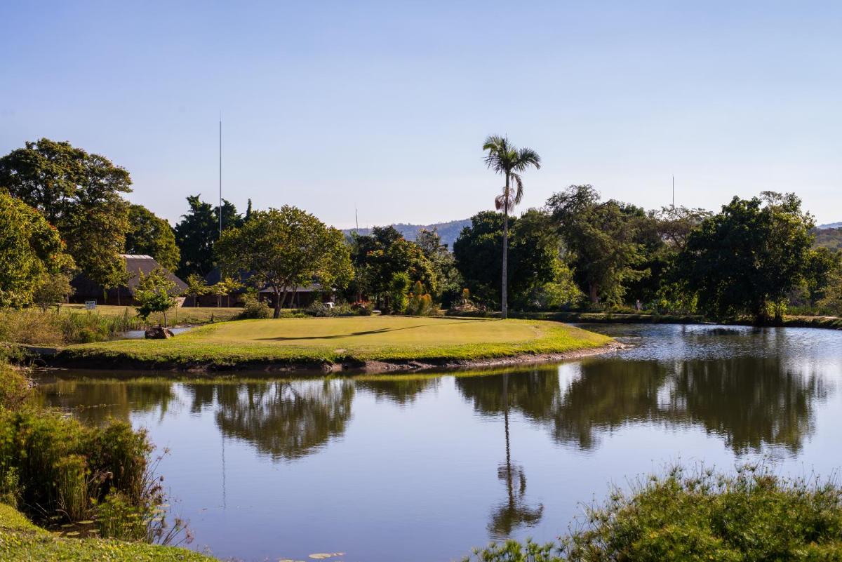 Hazyview Vacations - Cambalala - Private Villa - in Kruger Park Lodge - Serviced Daily, Free Wi-Fi - Property Image 25