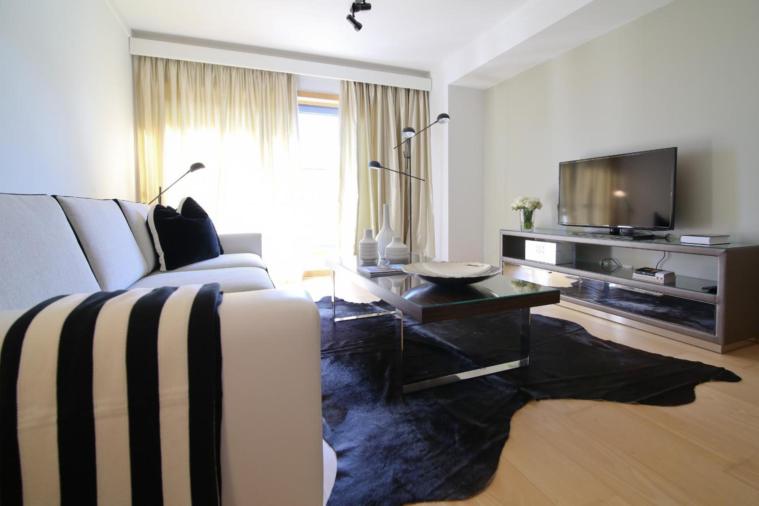 Panoramic Living