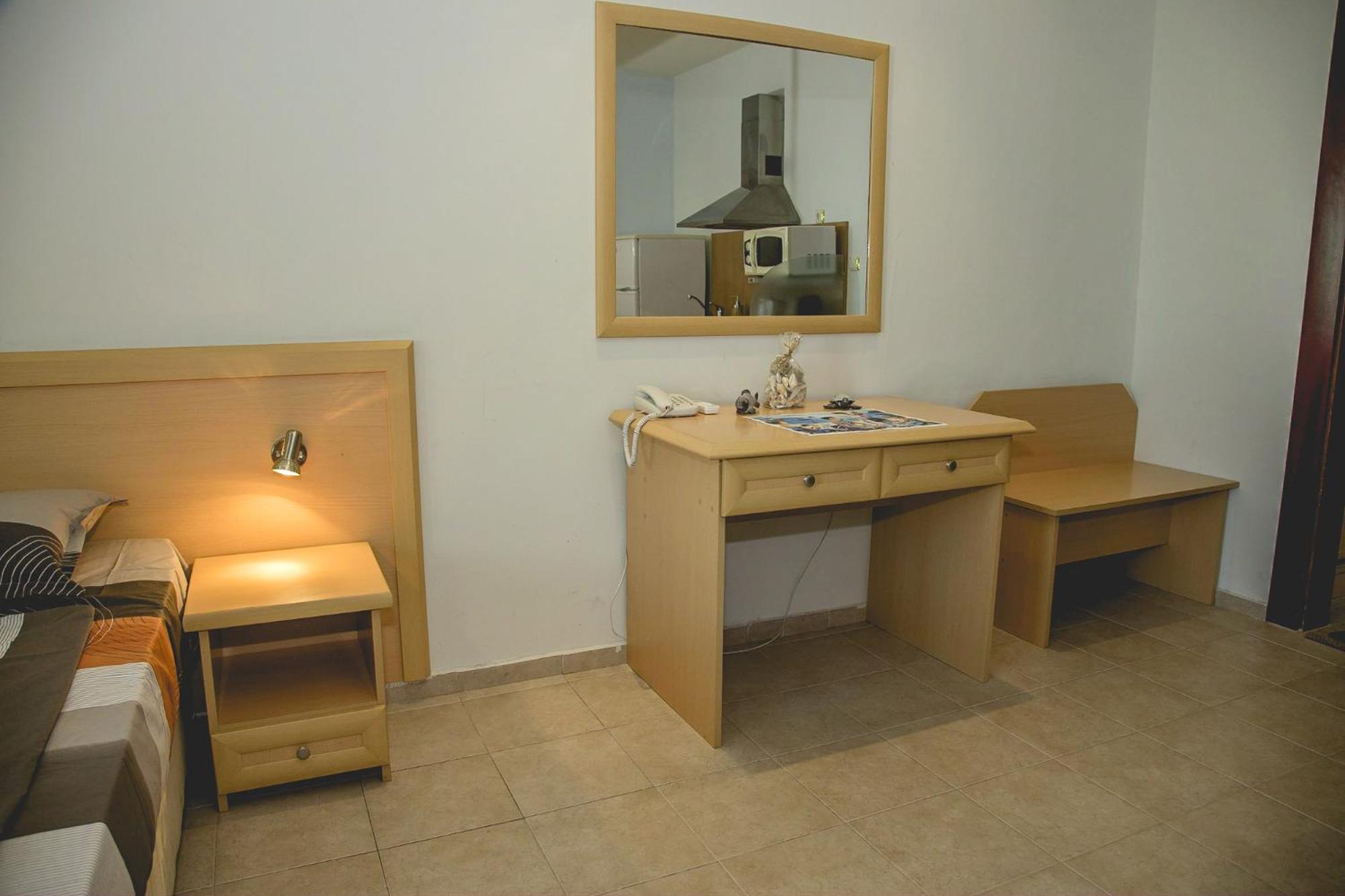 Photo 10