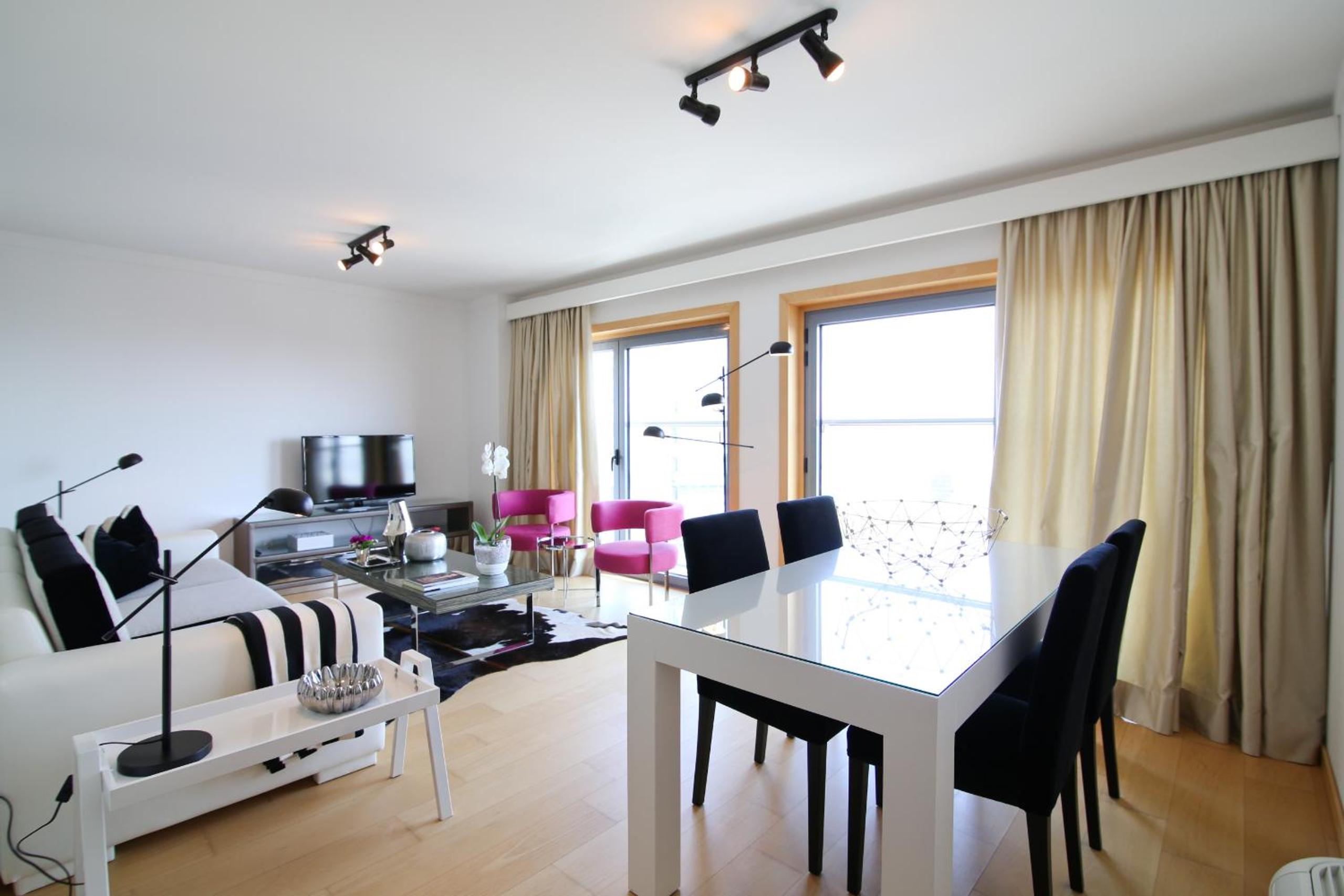 Panoramic Living