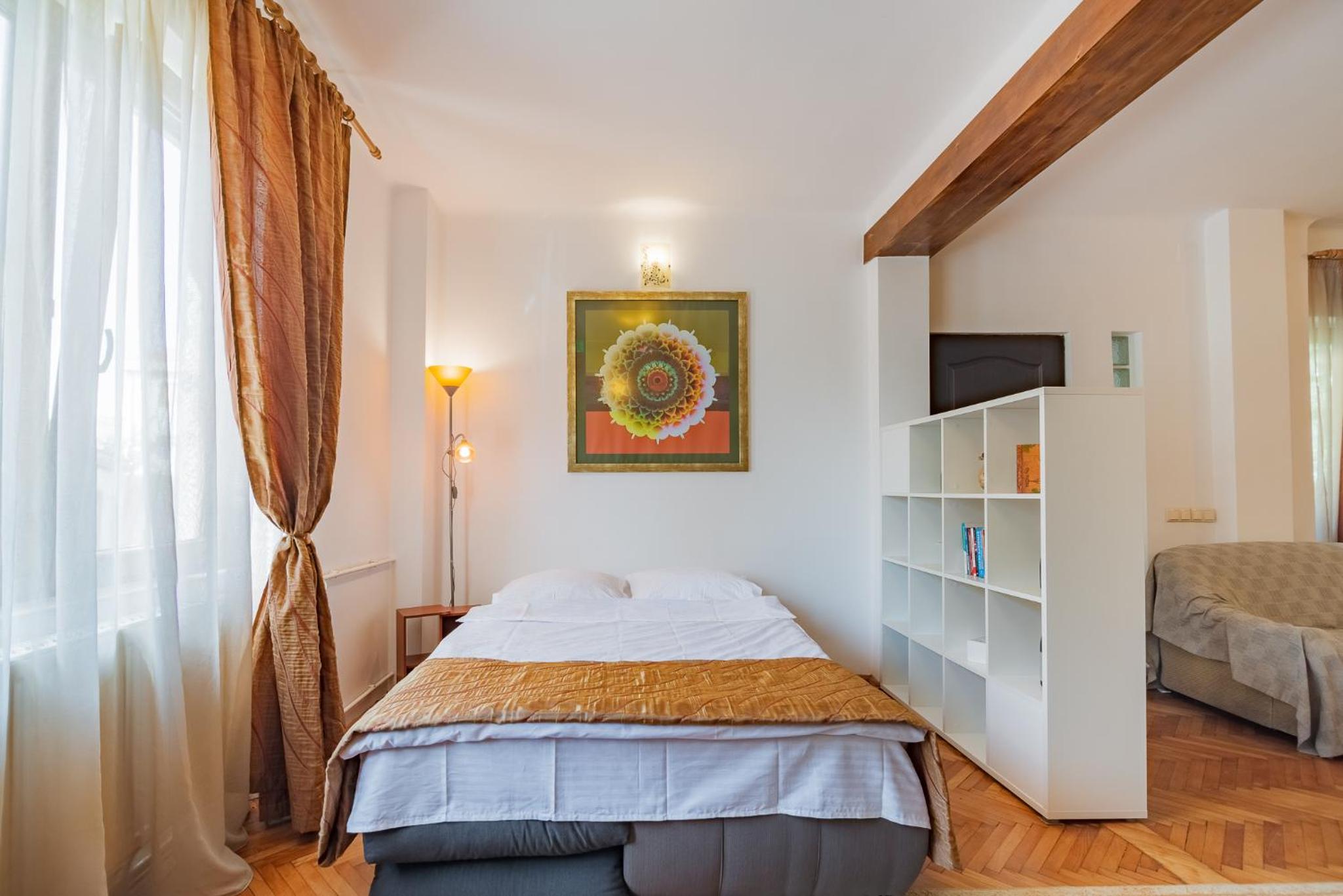 Bed&Wine in the Center of Oradea view 5