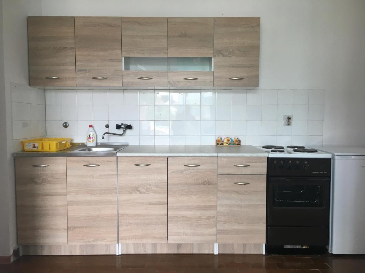 MR Apartment photo 4