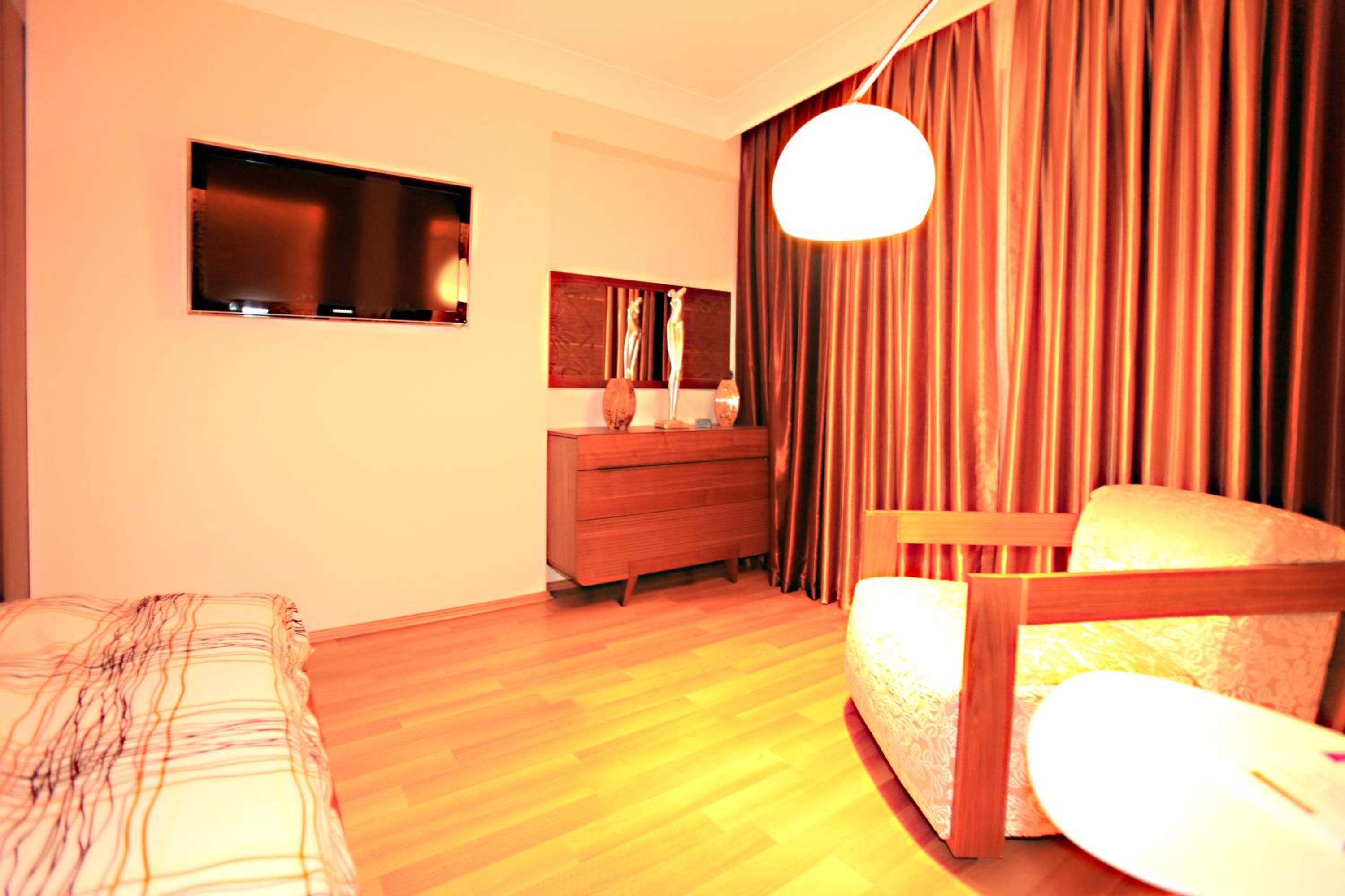 Paradise Town Villa Premium