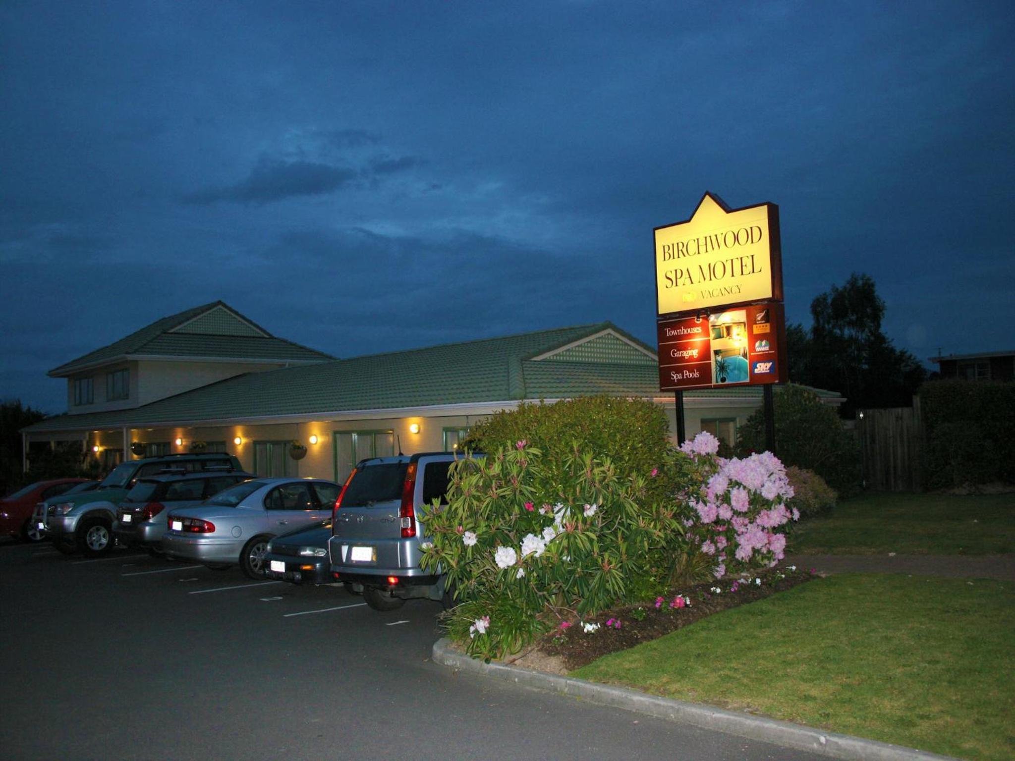 Birchwood Spa Motel