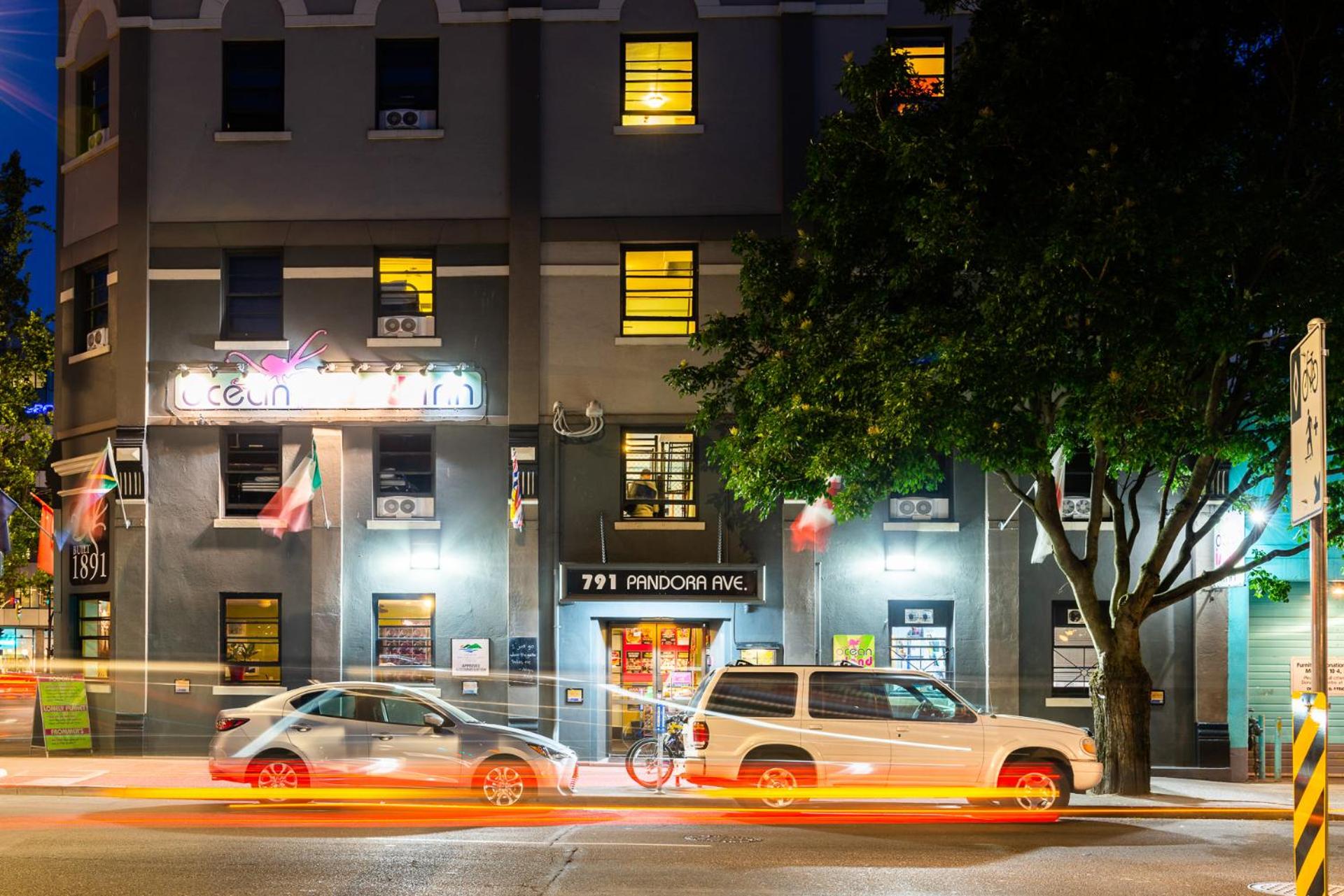Ocean Island Inn | Backpackers | Suites