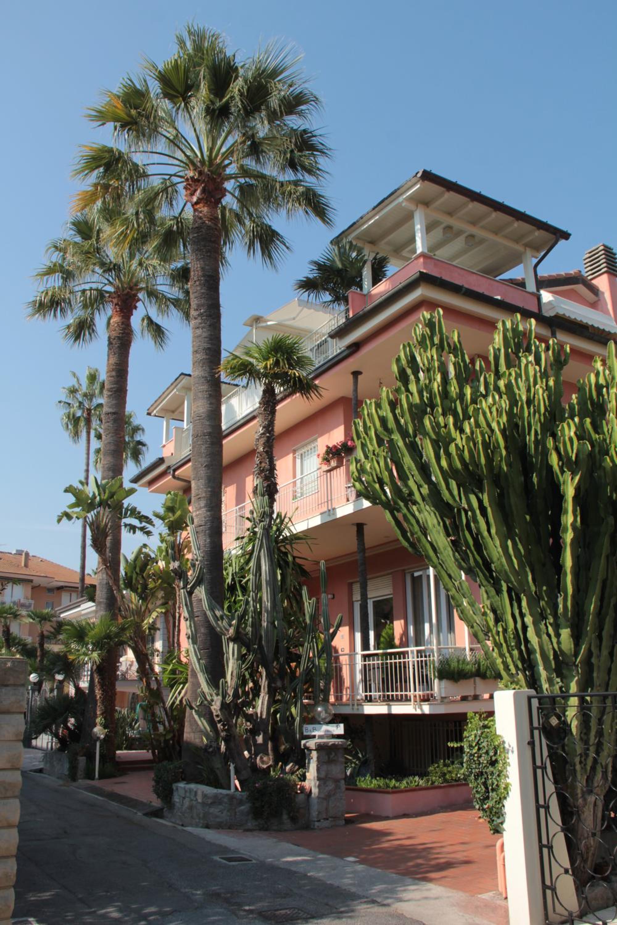 Hotel Villa Mirella - Image 1