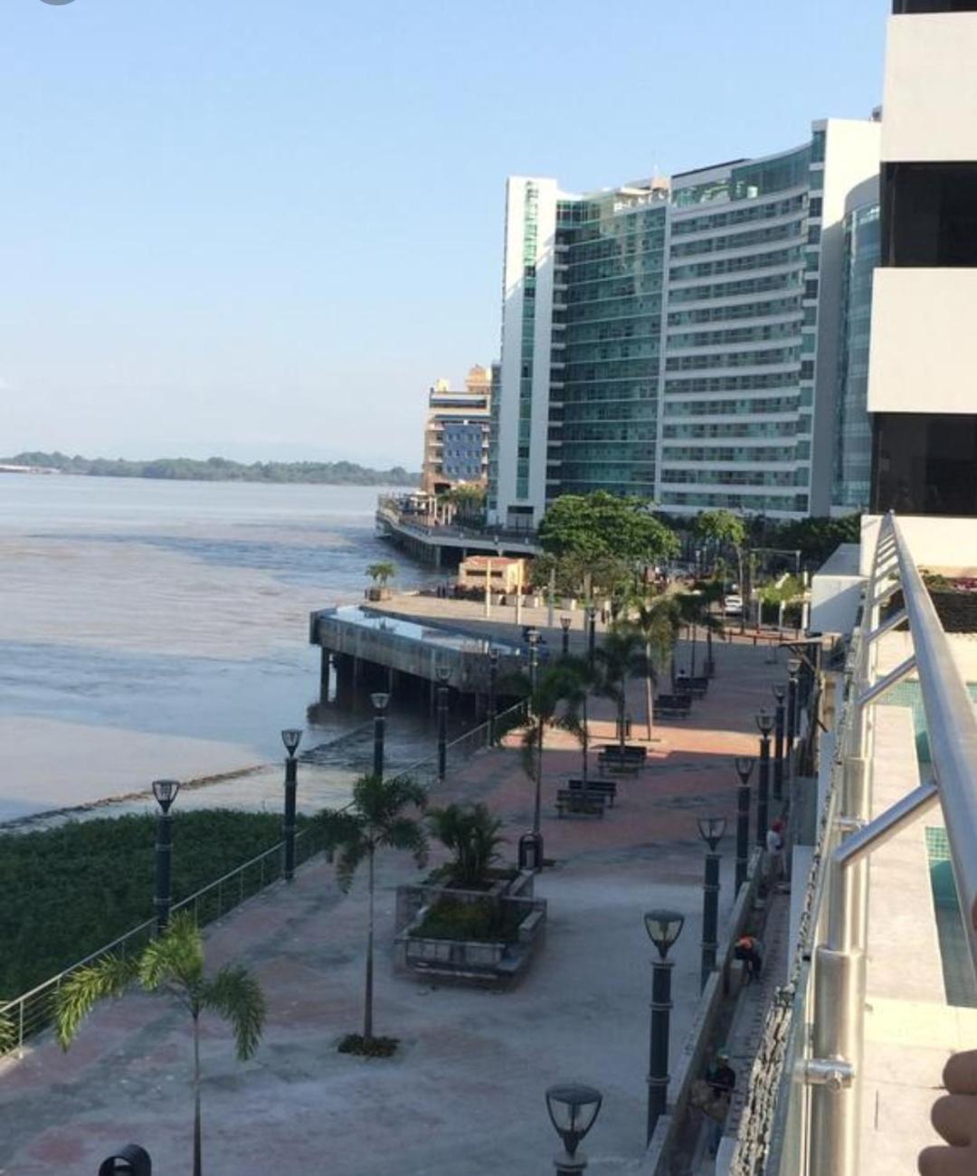LUXURY APARTMENT PUERTO SANTA ANA GUAYAQUIL