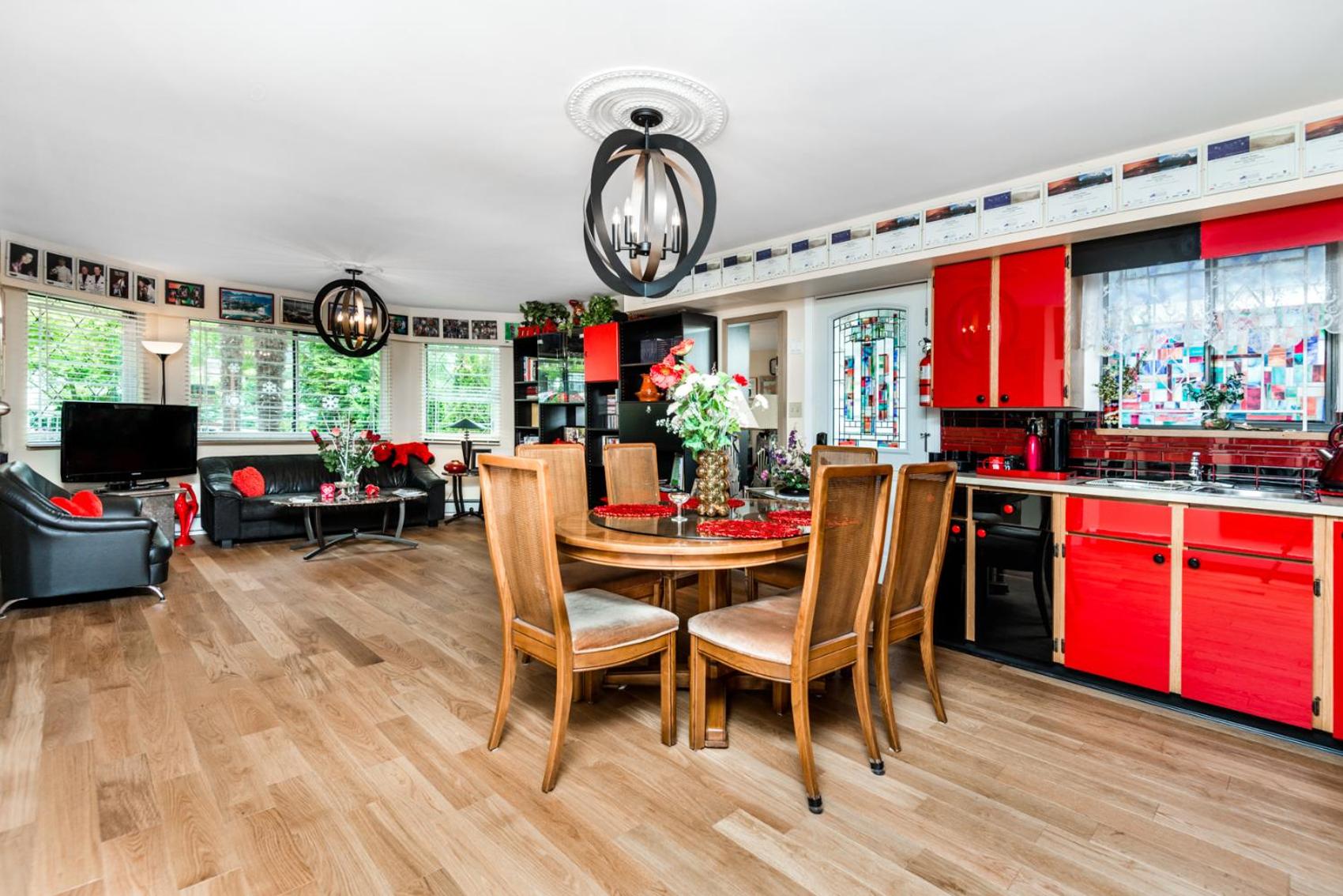 Diana's Luxury Bed and Breakfast - Image 4