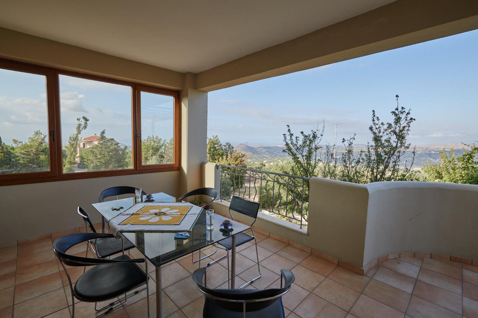 Aletraki -Off-Grid Retreat Above Heraklion, Peaceful Views view 5