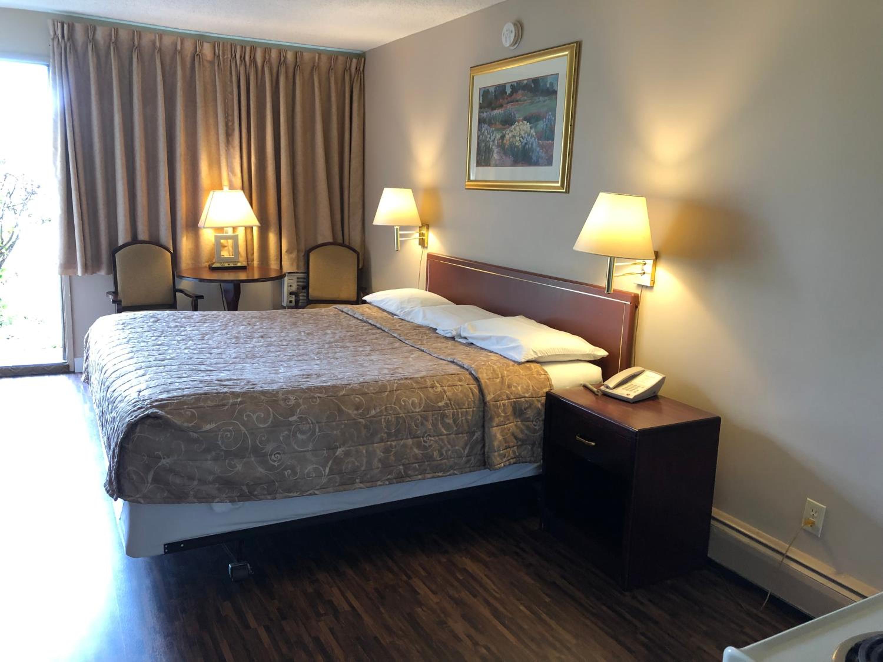 Travellers Inn - Image 4