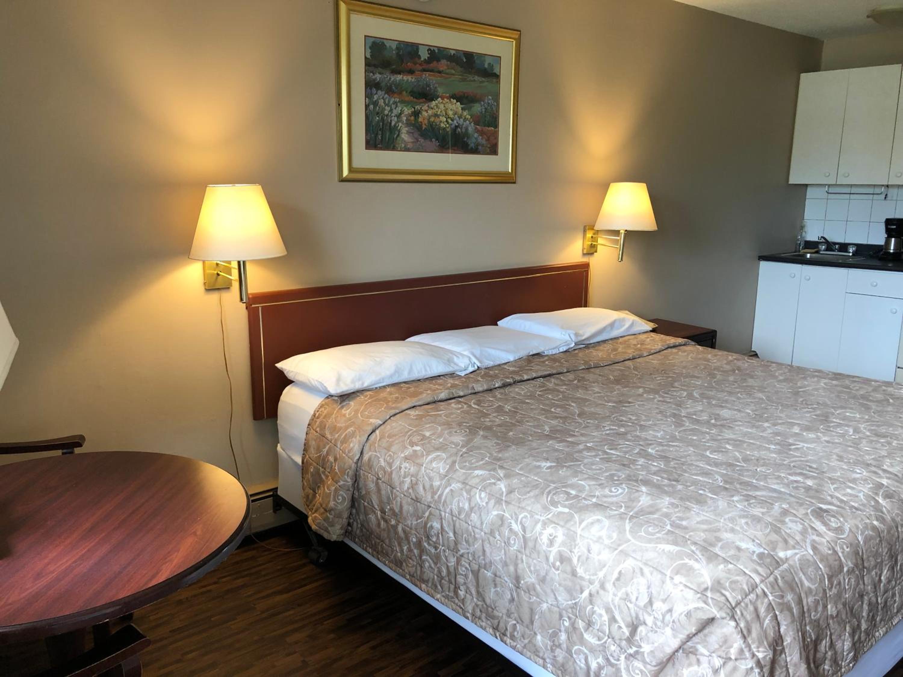 Travellers Inn - Image 3