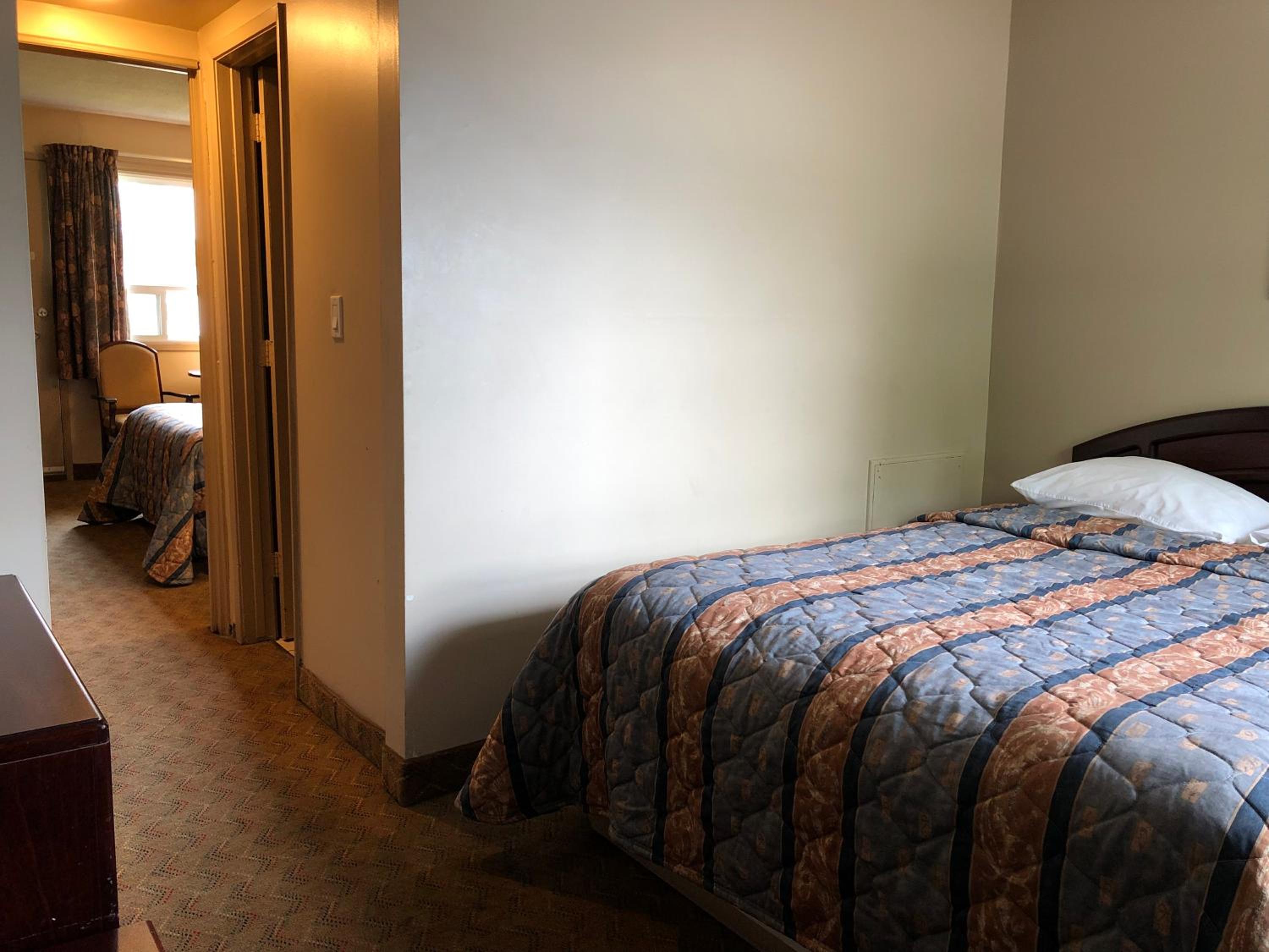 Travellers Inn - Image 2