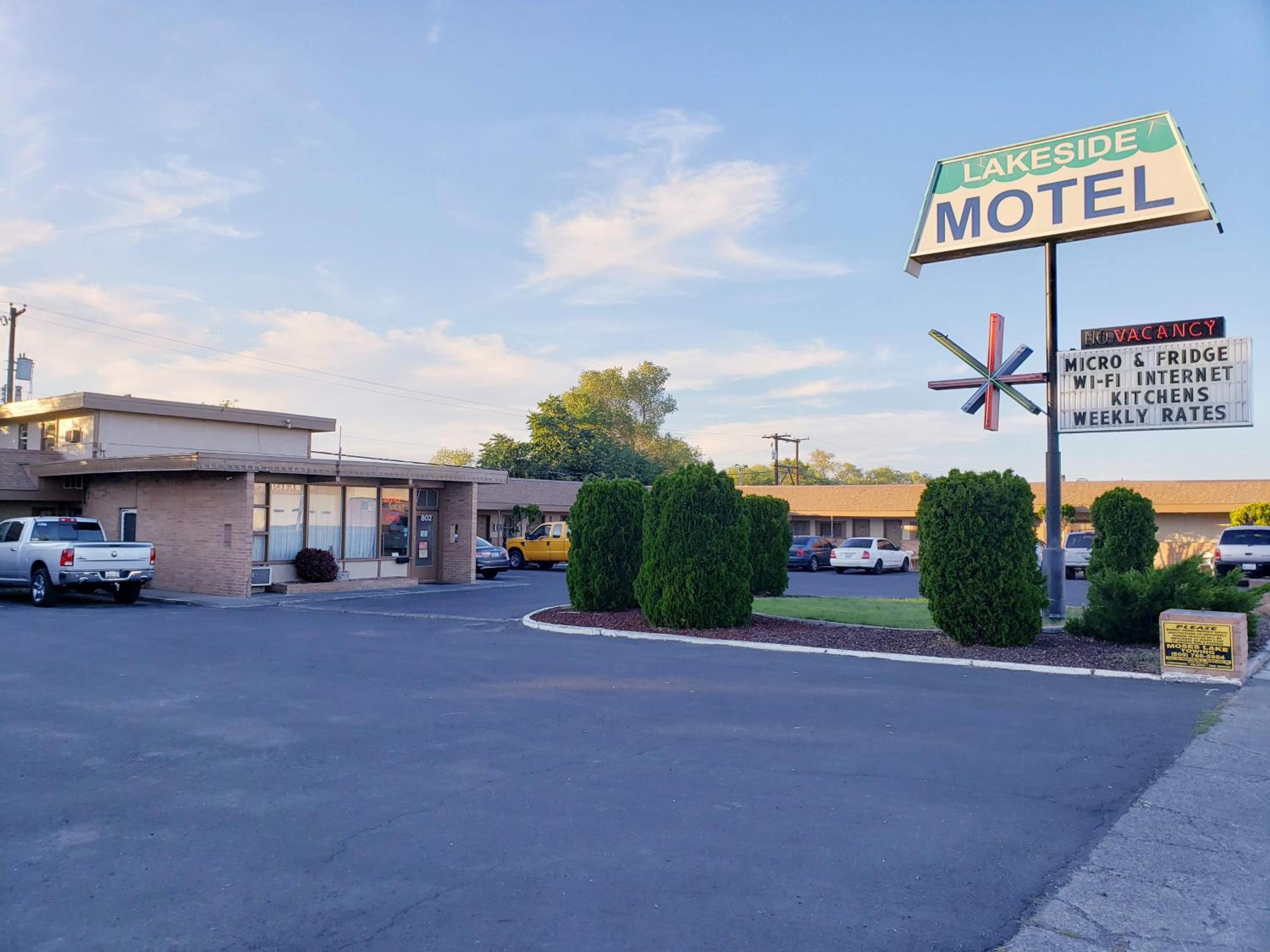 Lakeside Motel