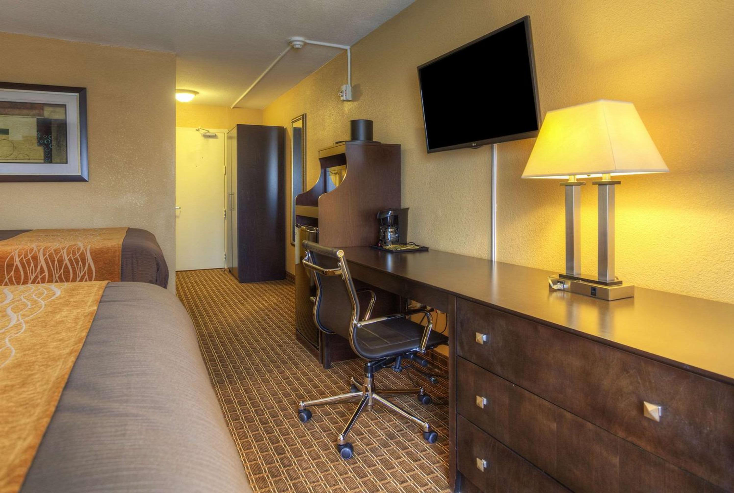 Quality Inn & Suites Chattanooga-East Ridge