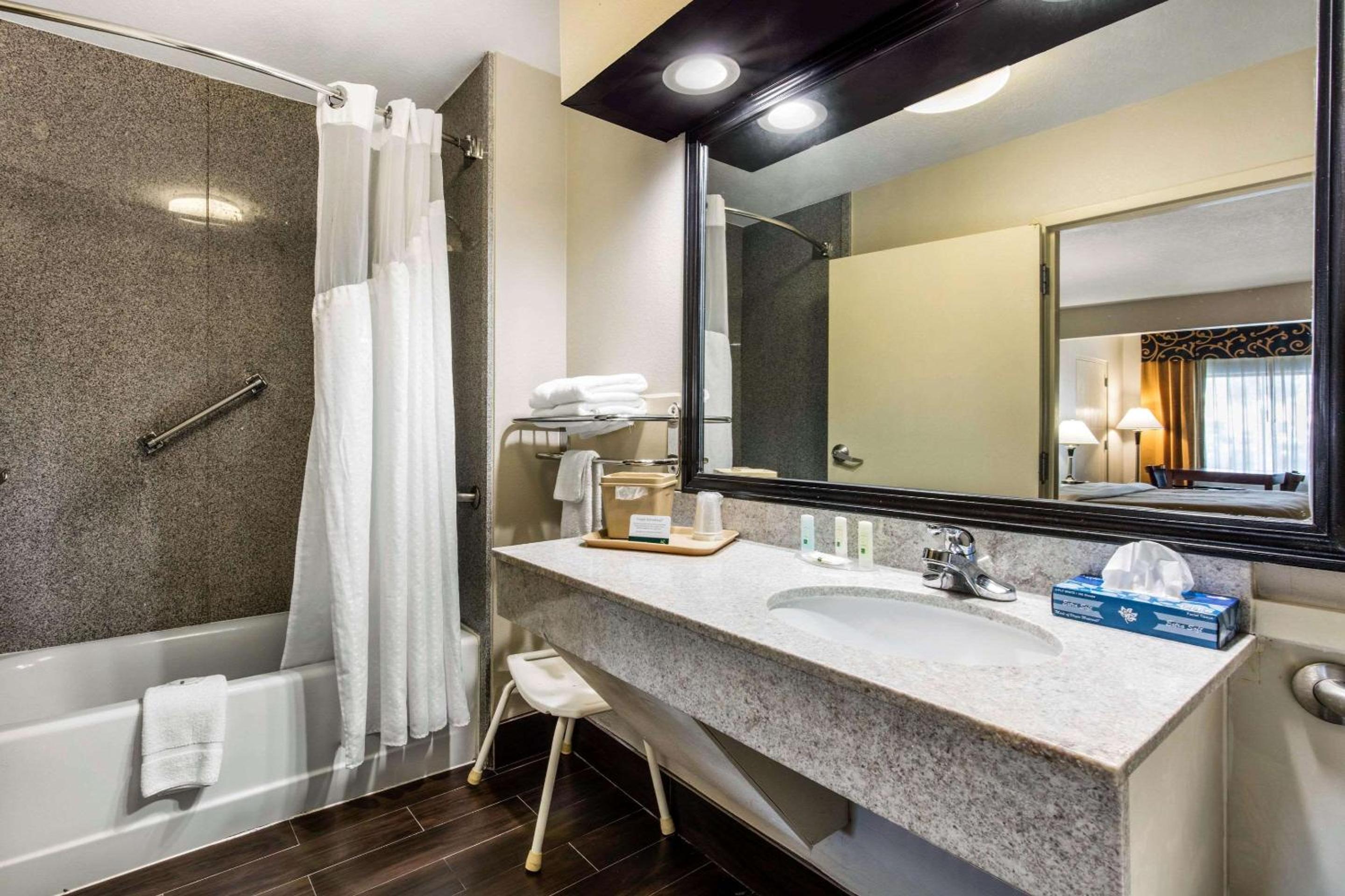 Quality Inn Memphis Airport