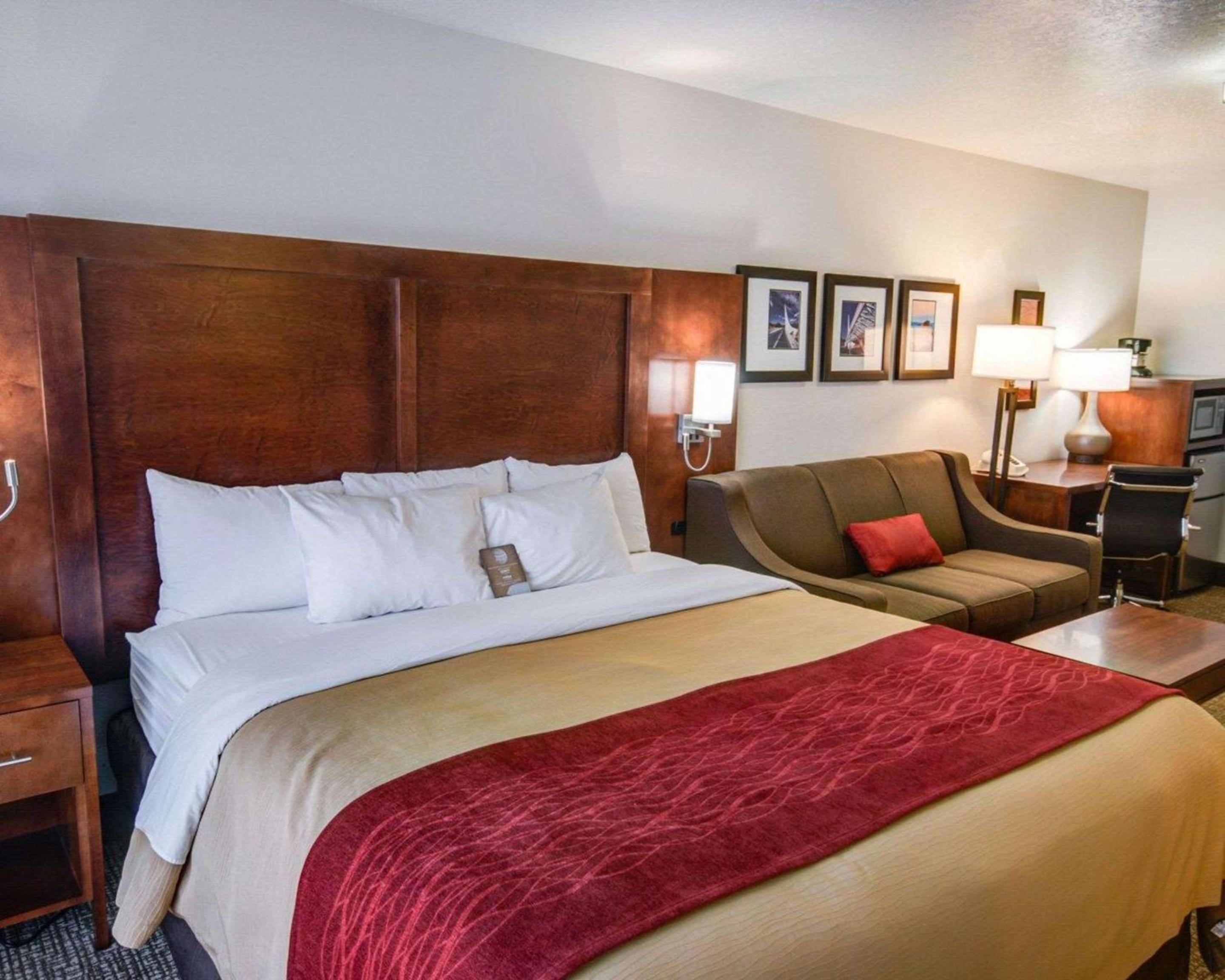 Comfort Inn Redding Near I-5 view 2
