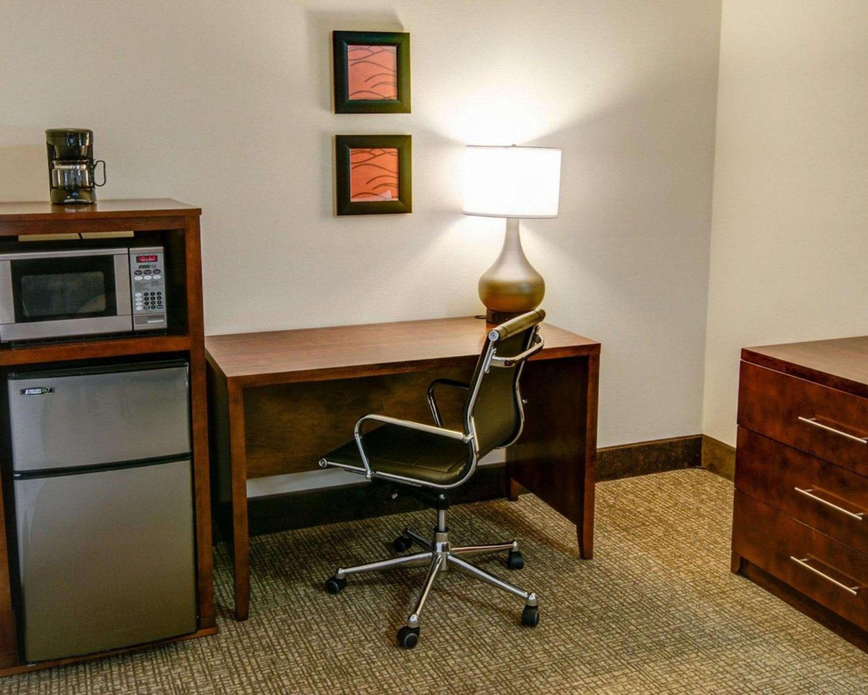 Comfort Inn Redding Near I-5 view 4