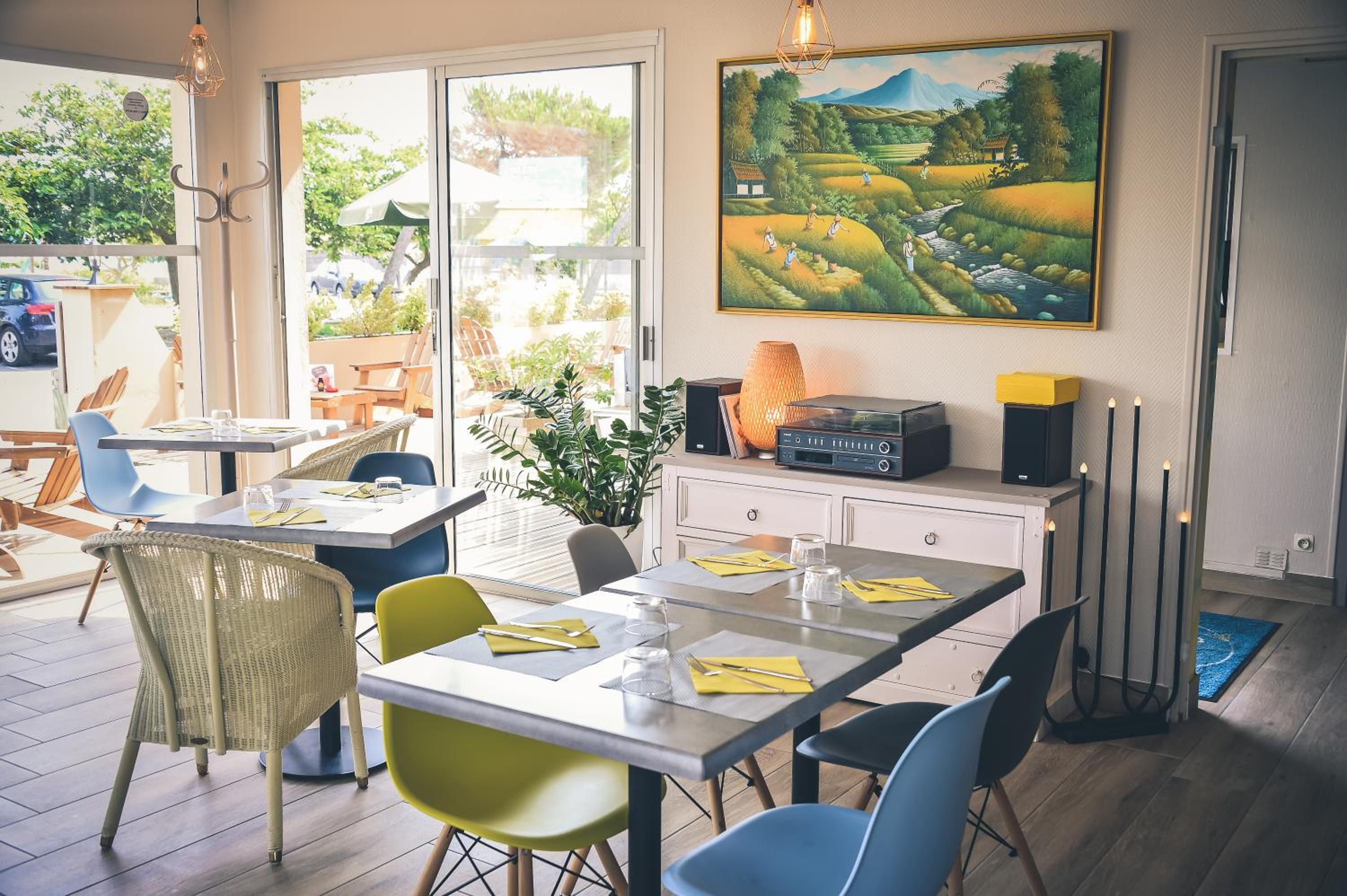 restaurant