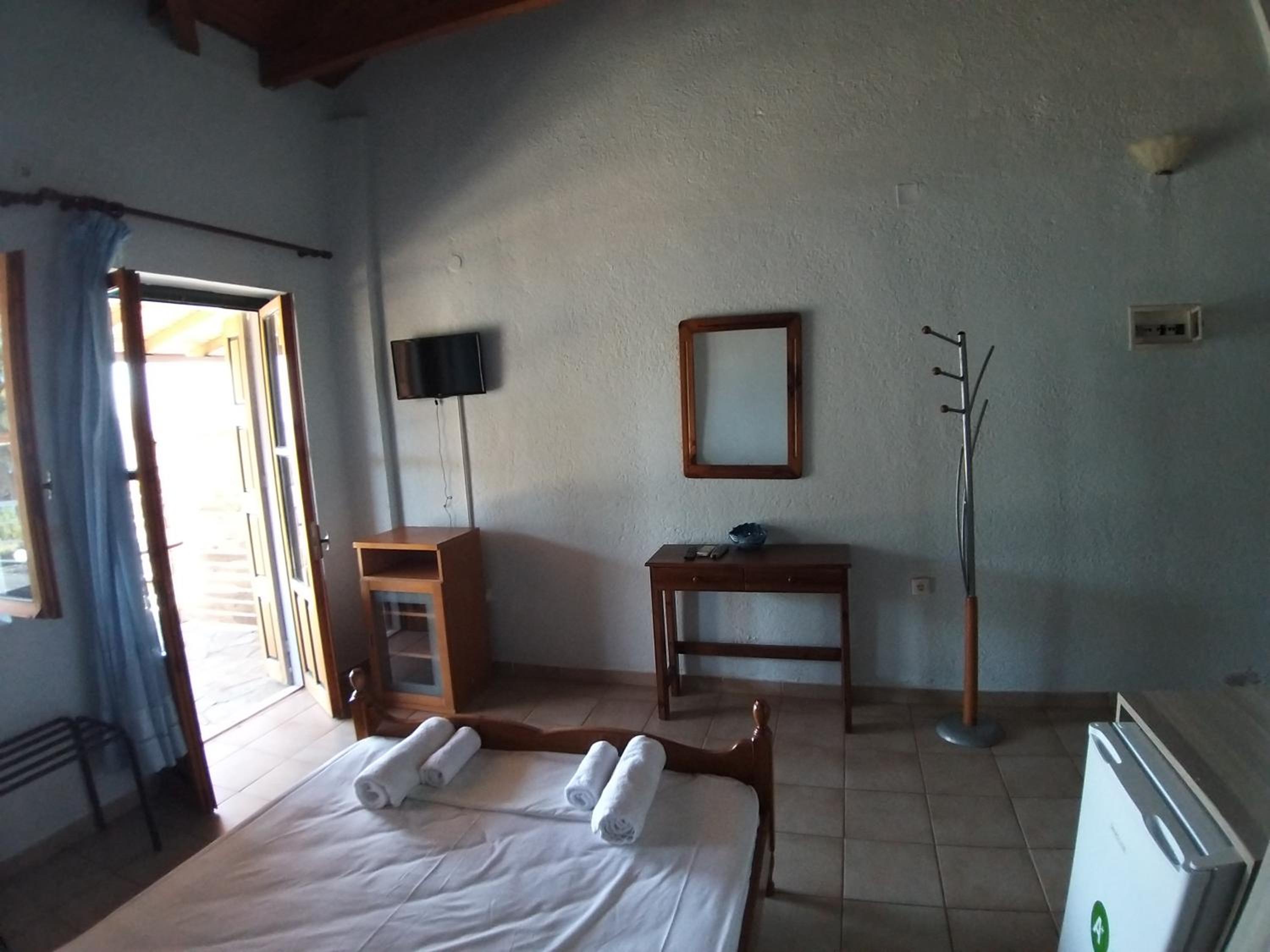 Maniatiko Rooms view 5