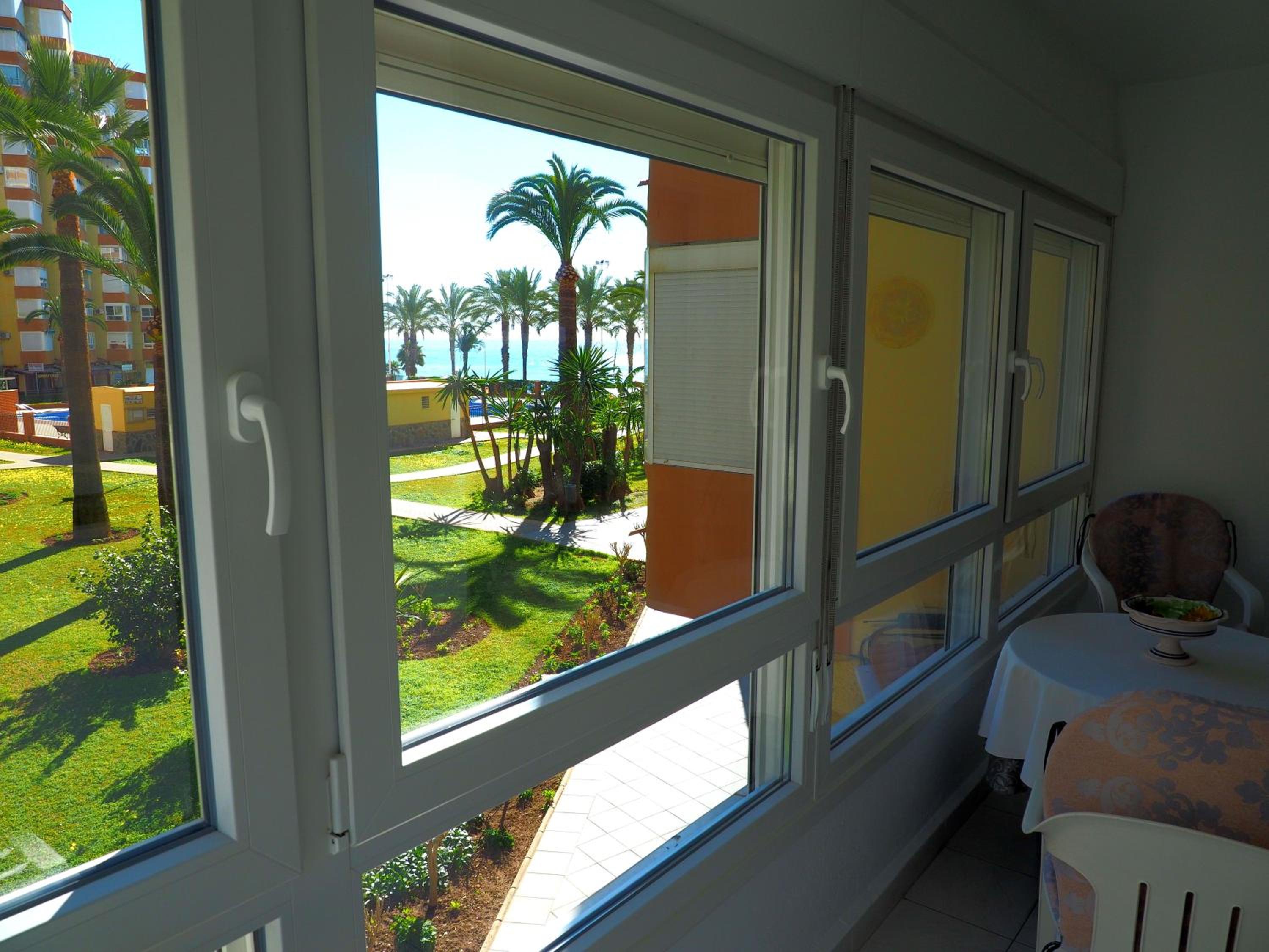 Apartamentos Intercentro Algarrobo-Costa APARTAMENTOS TURÍSTICOS -INMOBILIARIA