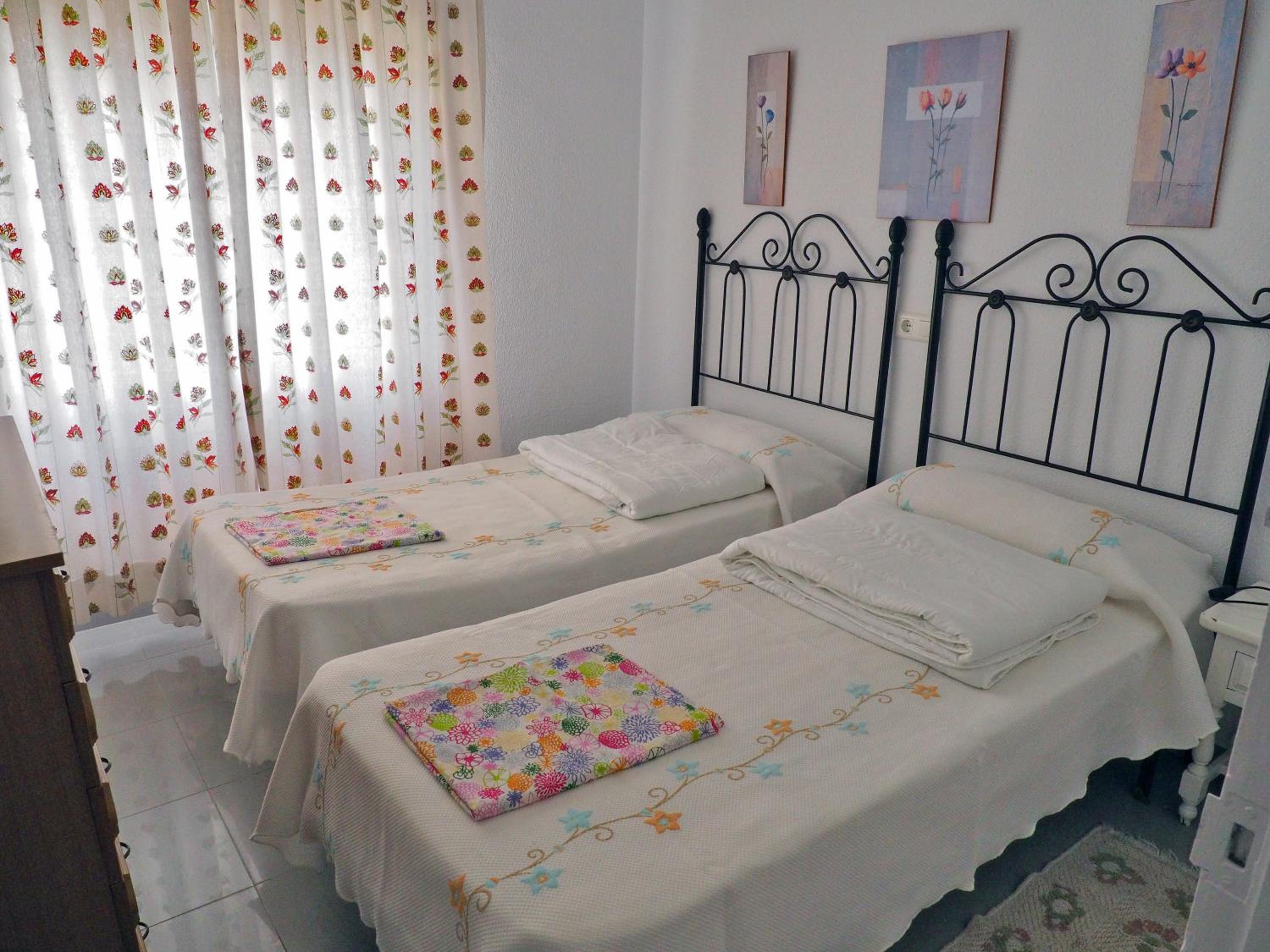 Apartamentos Intercentro Algarrobo-Costa APARTAMENTOS TURÍSTICOS -INMOBILIARIA