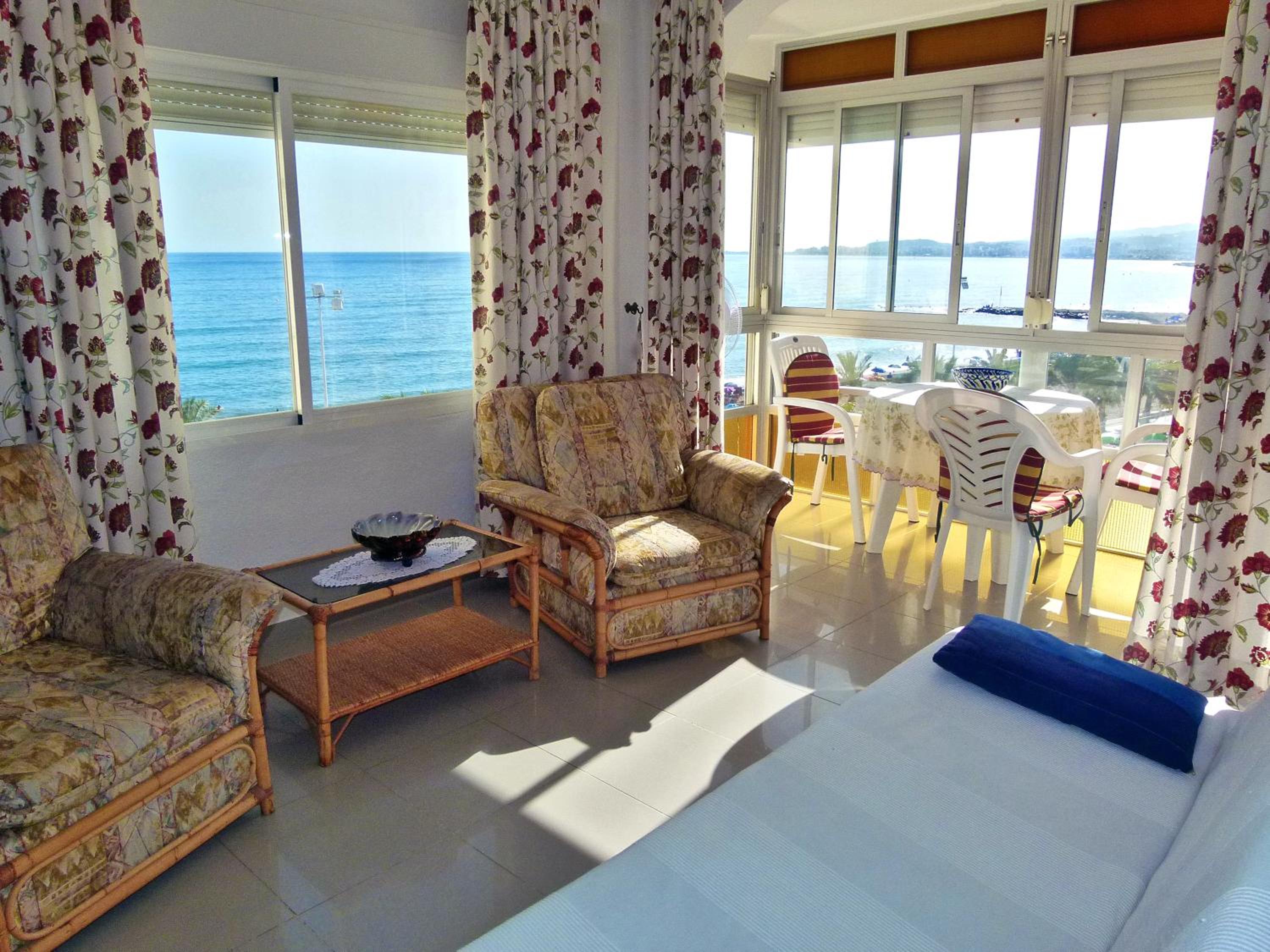 Apartamentos Intercentro Algarrobo-Costa APARTAMENTOS TURÍSTICOS -INMOBILIARIA