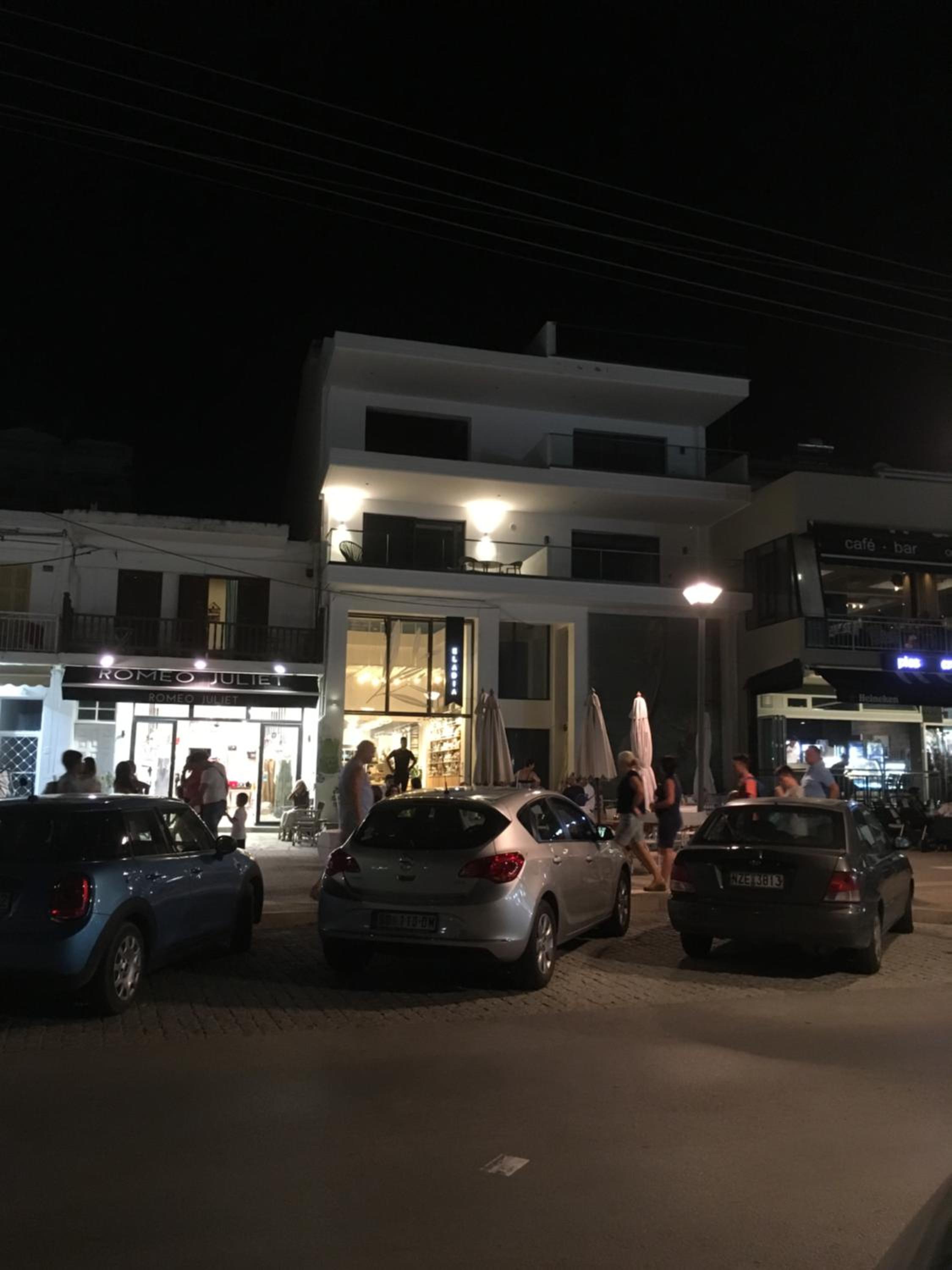 Photo 19