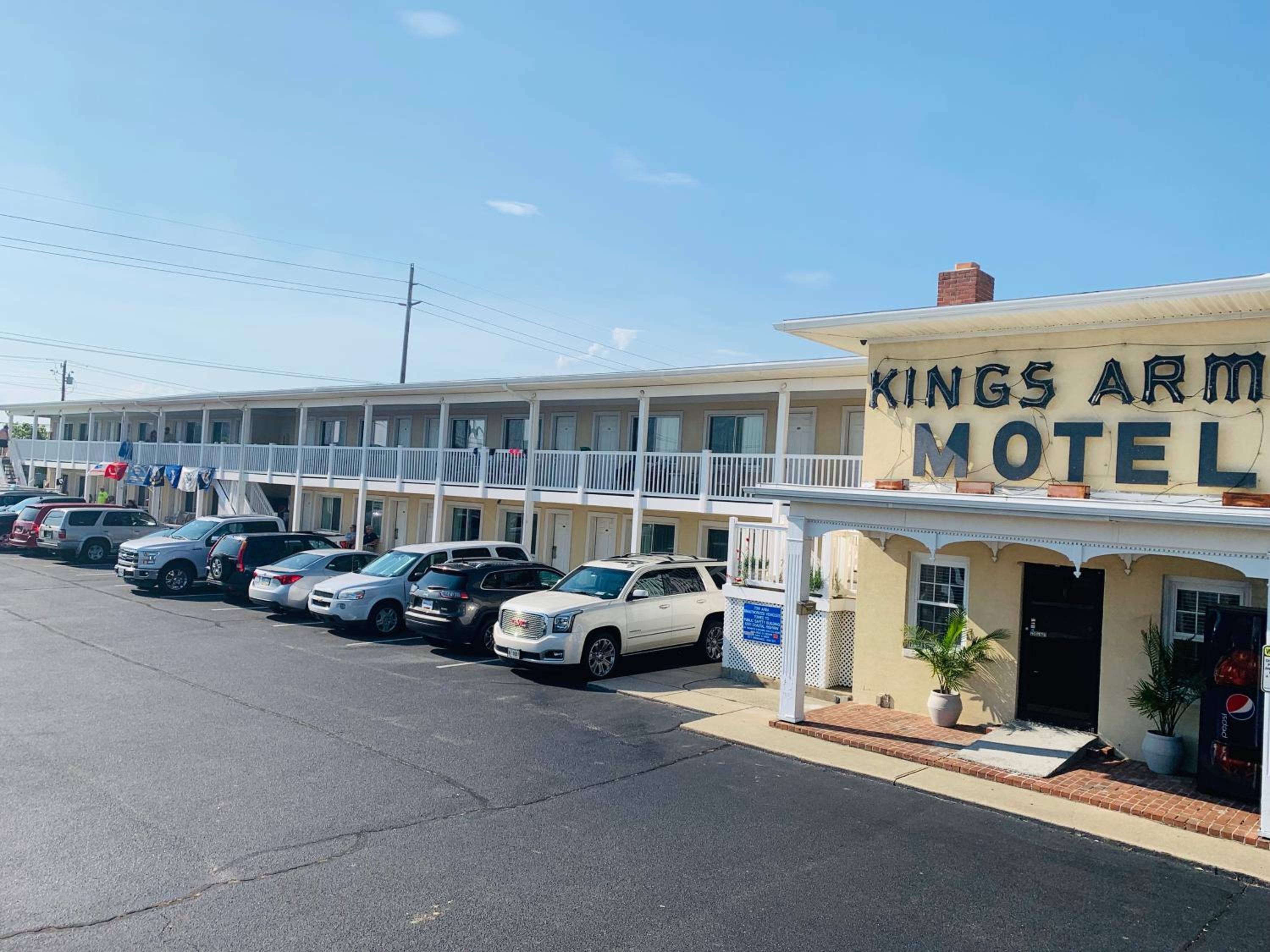 Hotel Kings Arms Motel - Image 1