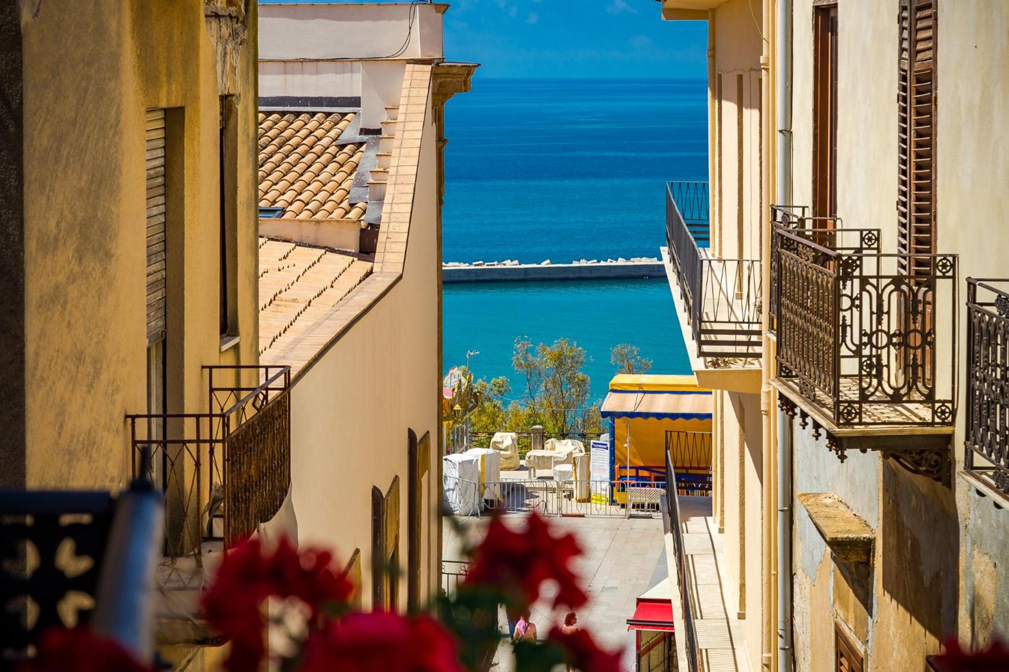 Cantine De Gregorio Suites en Sciacca — balance & terrace