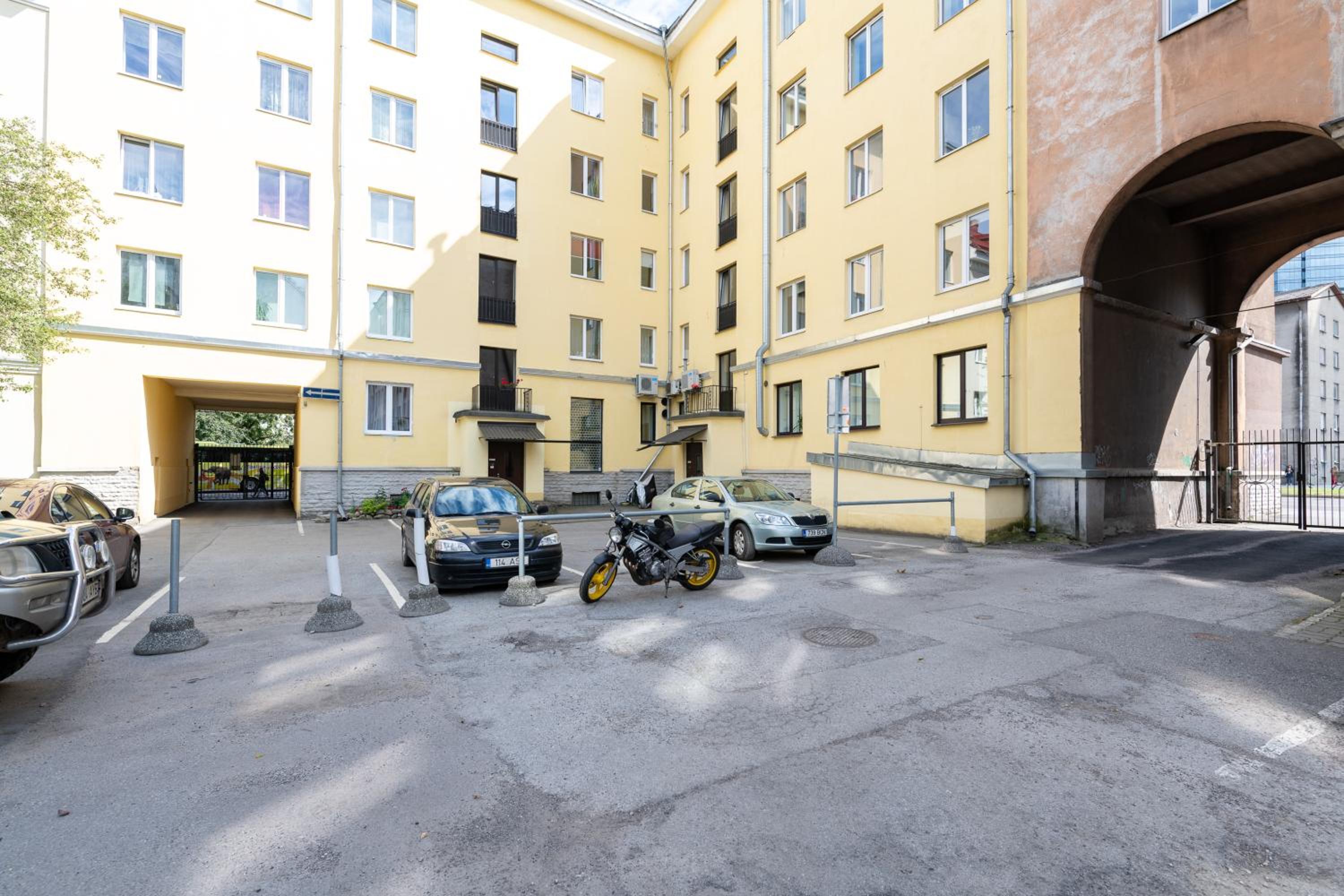 Photo 8