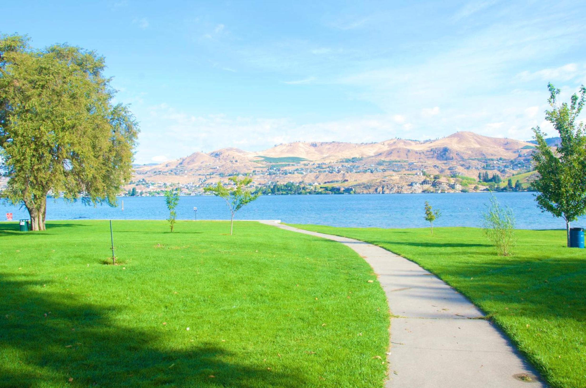 Lakeside Lodge and Suites