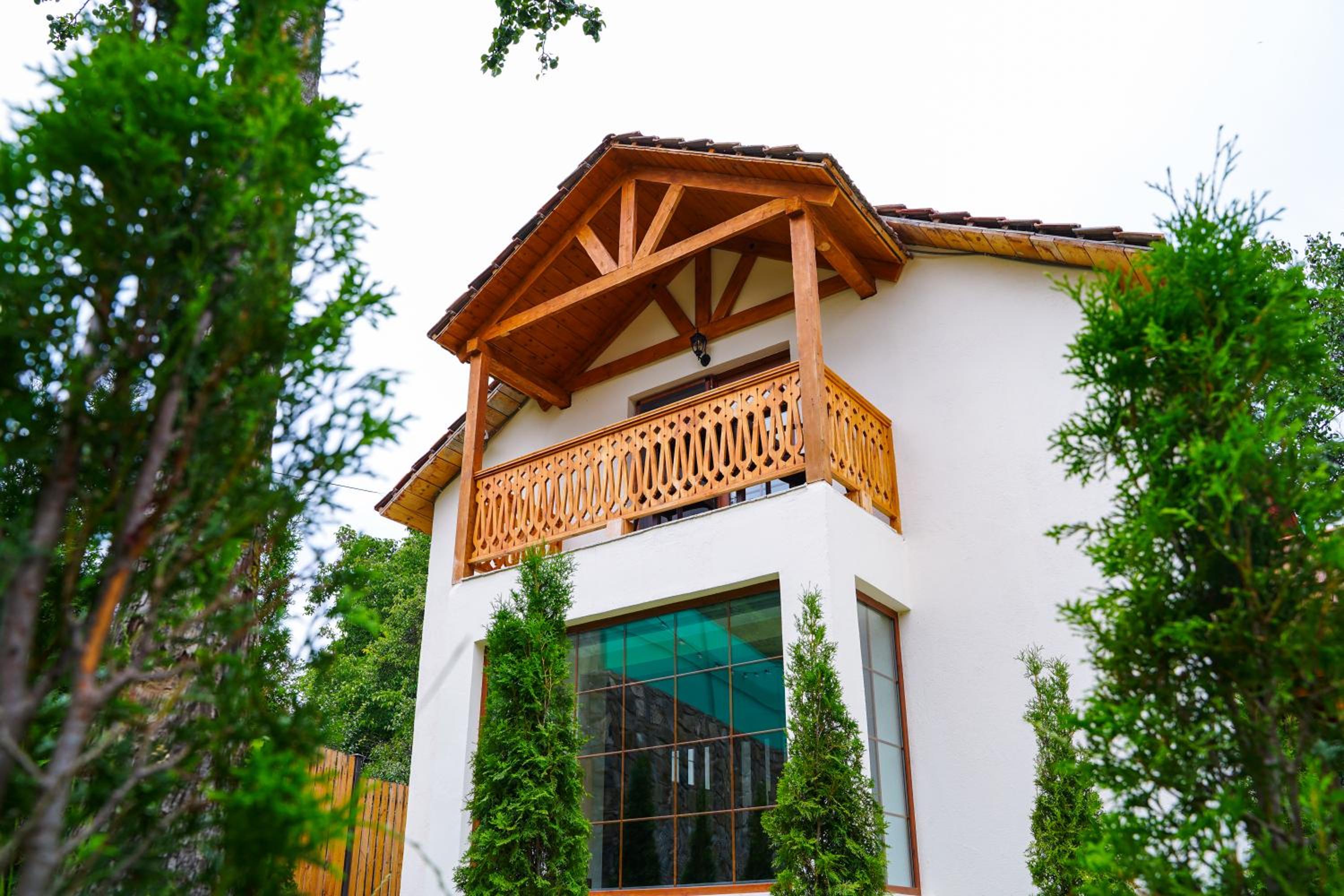 CHALET DILIJAN VILLAS