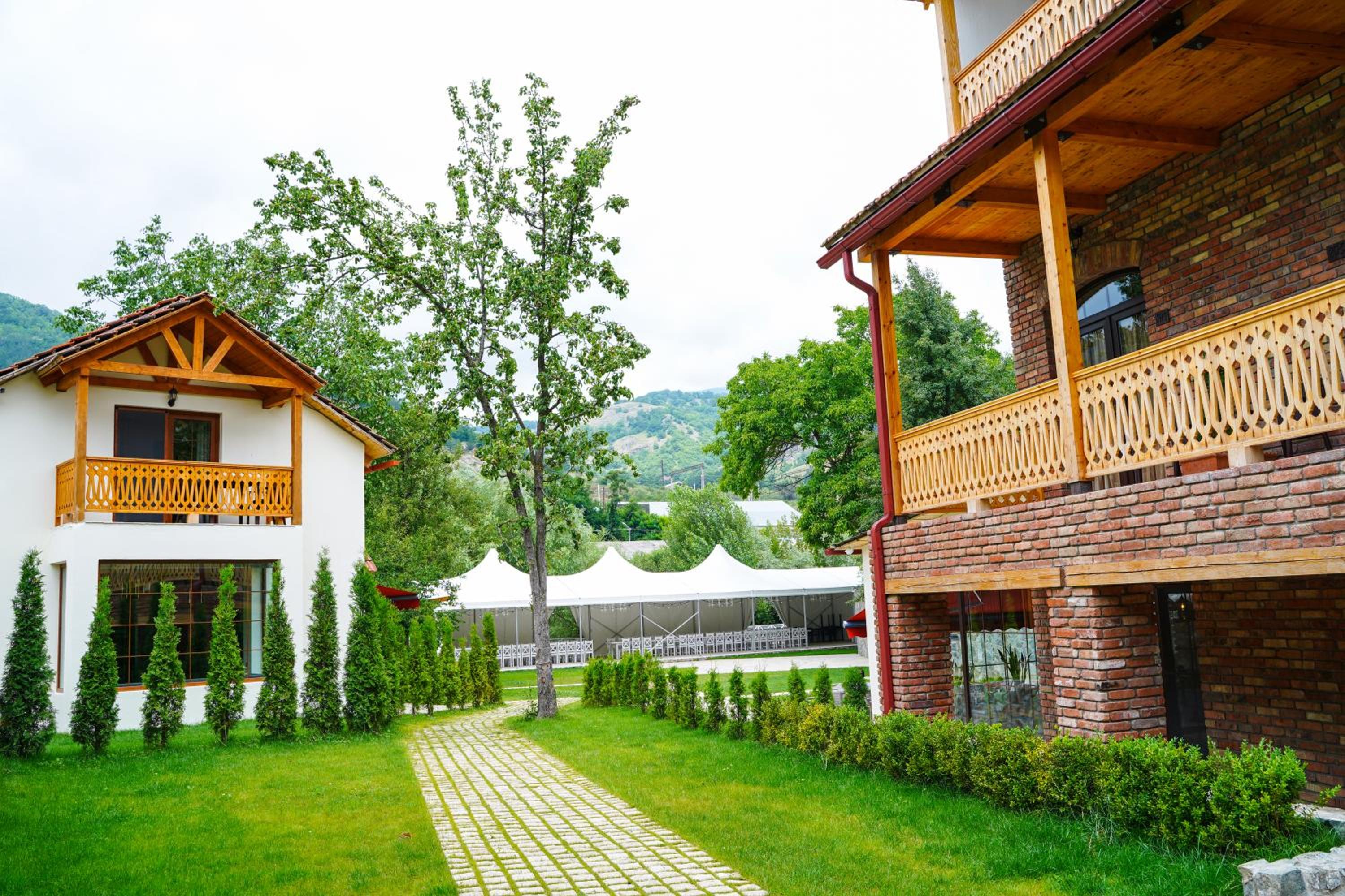 CHALET DILIJAN VILLAS