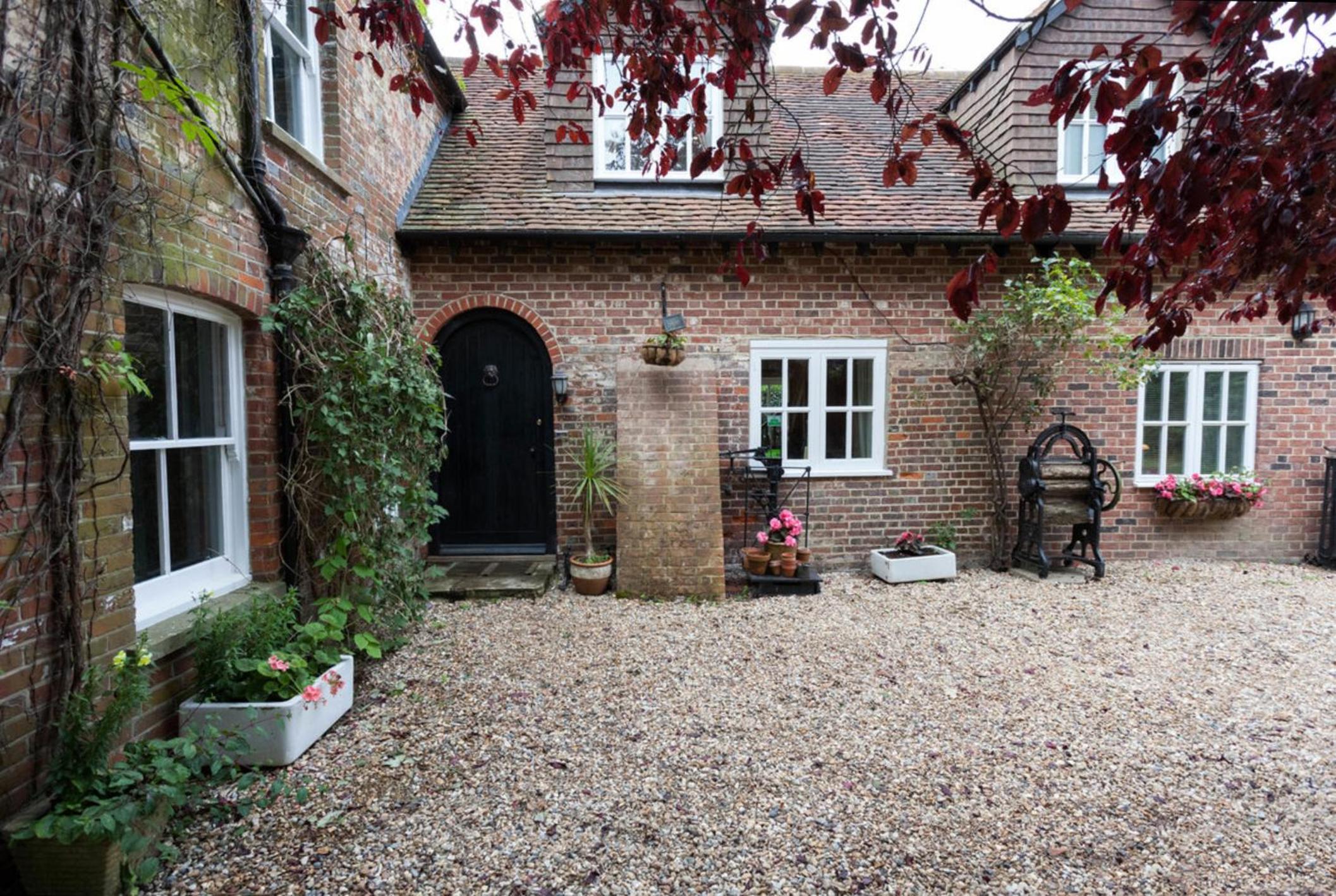 Hanger Down House Bed and Breakfast view 3