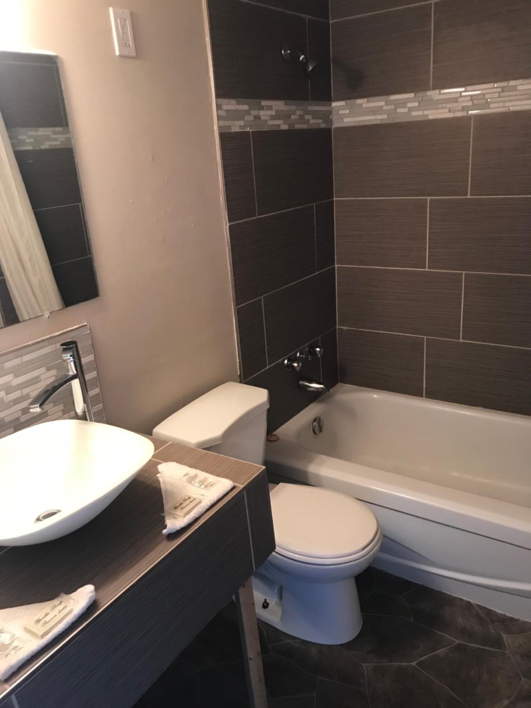 Rainbow Motor Inn - Fallsview - Image 2