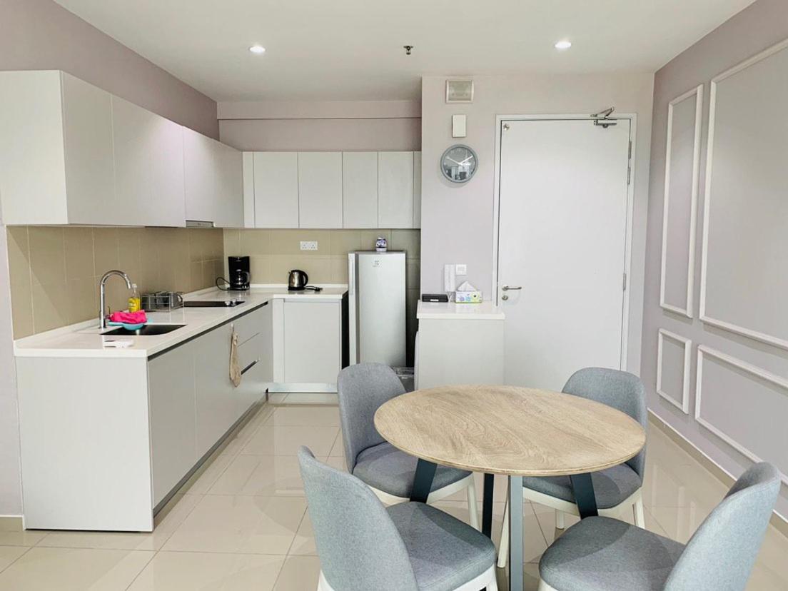 Stellar Homes at iCity - with WiFi and 2 Private Carparks photo 1