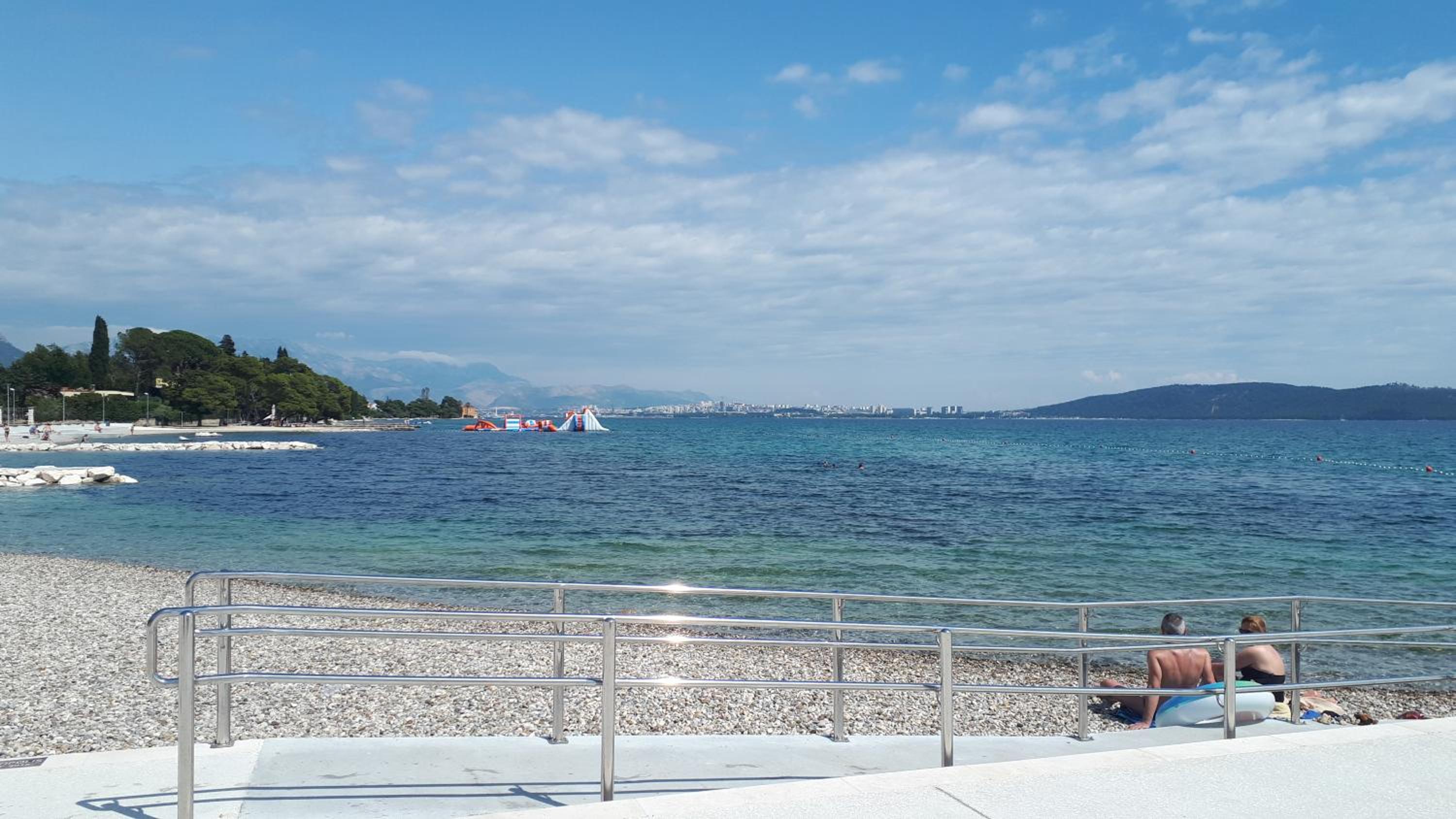 Large apartment between Split and Trogir view 4