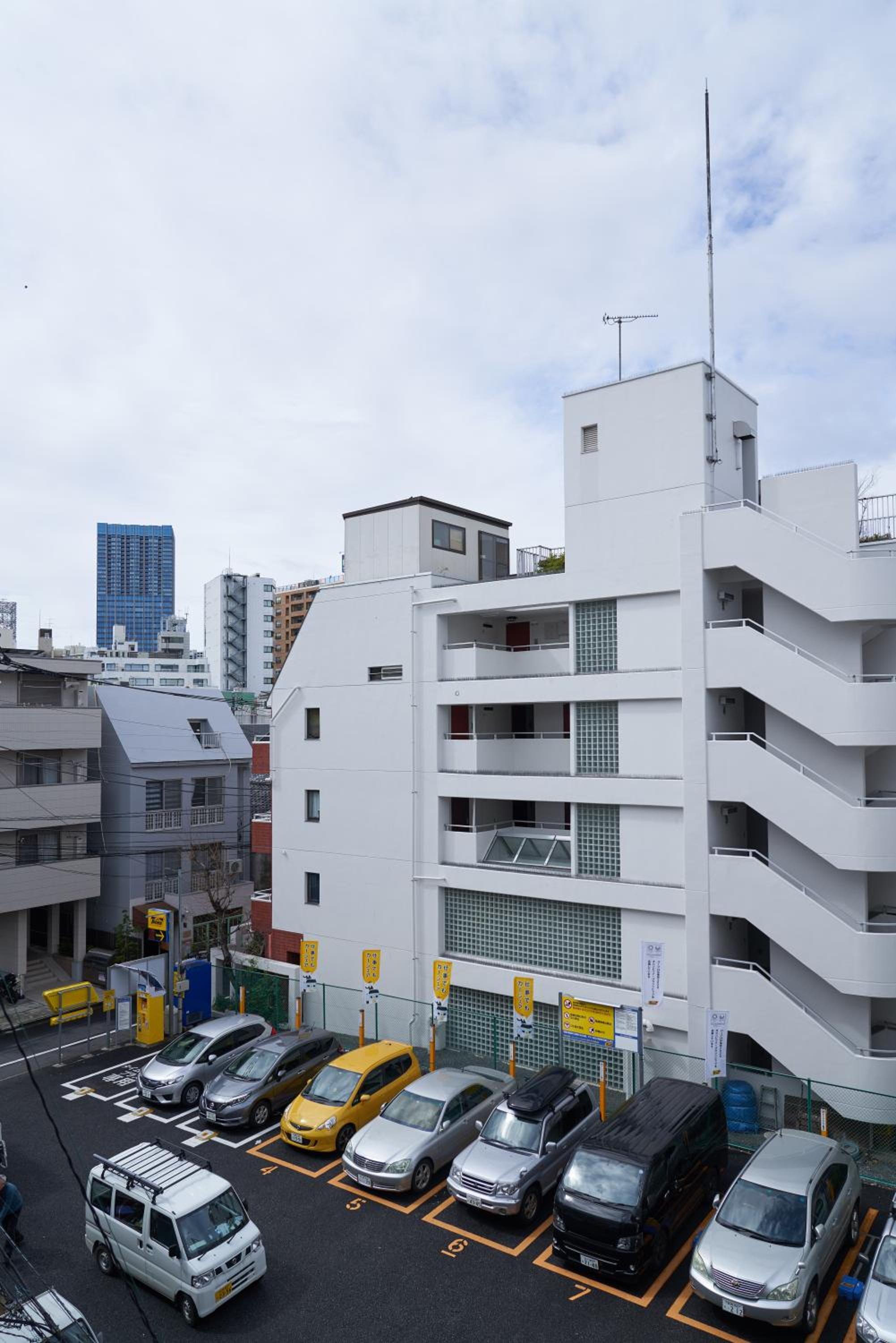 sakura house