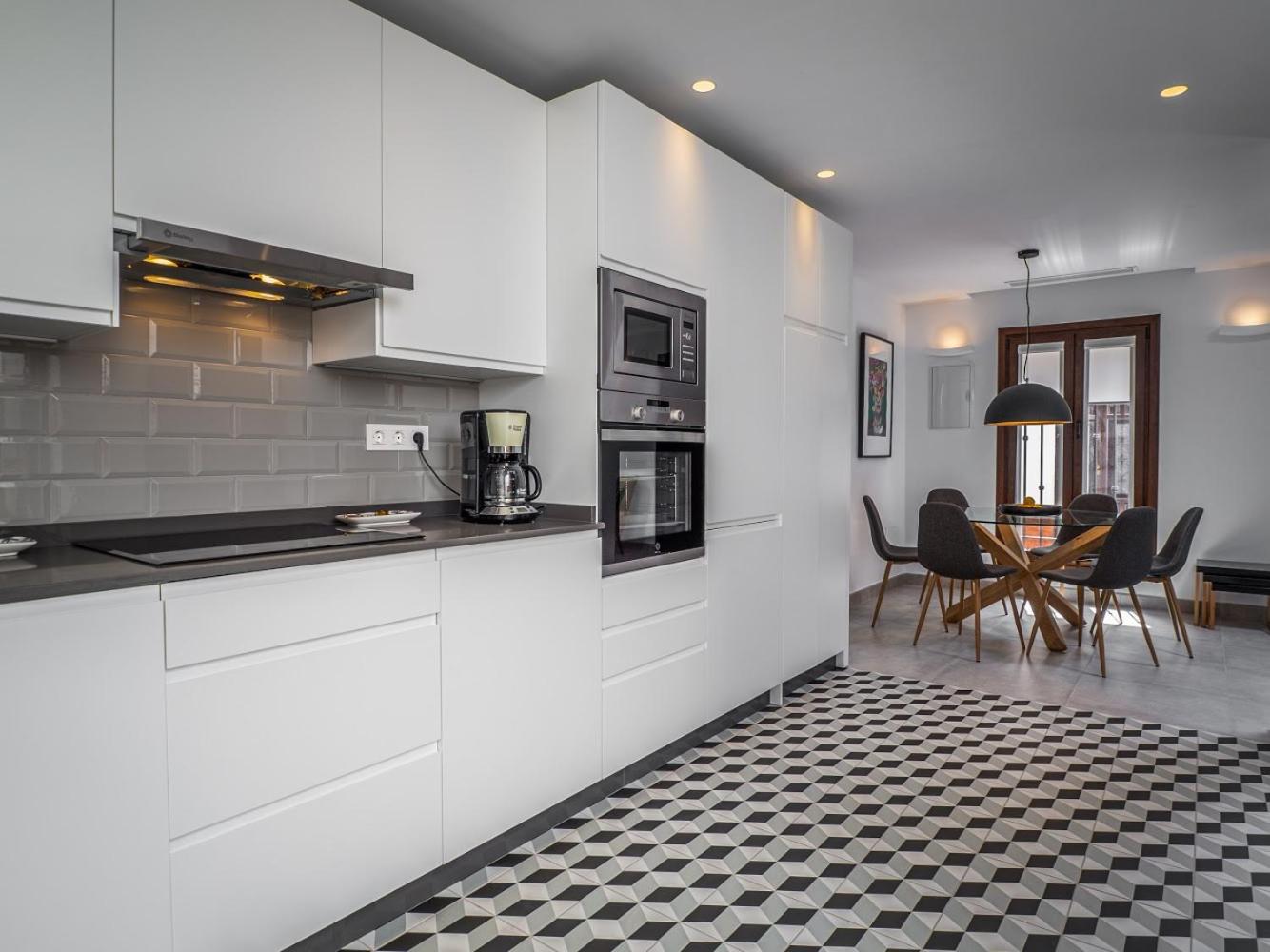 Marbella Vacations - Marbella Old Town : Luxury Townhouse - Property Image 34