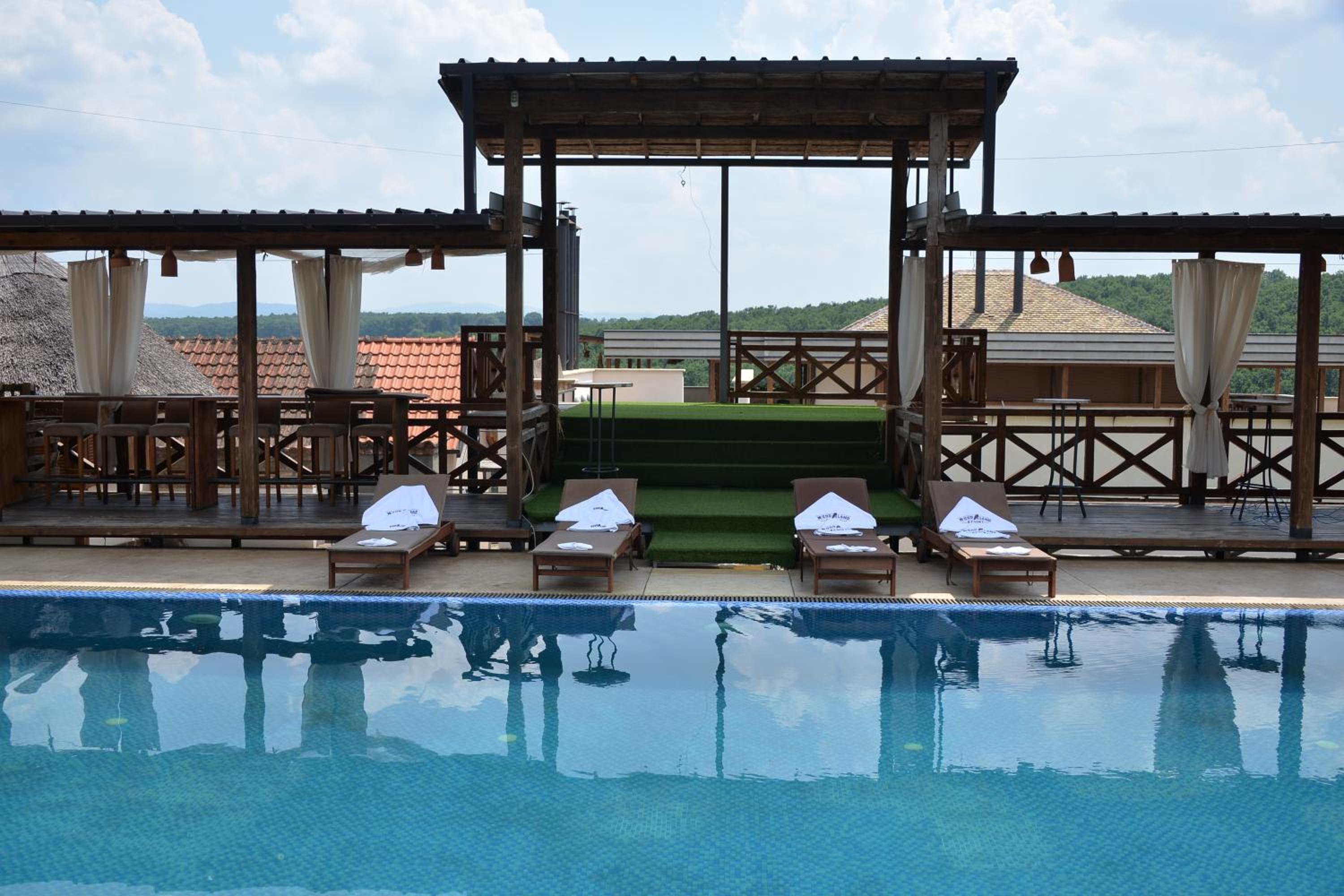 Woodland Resort