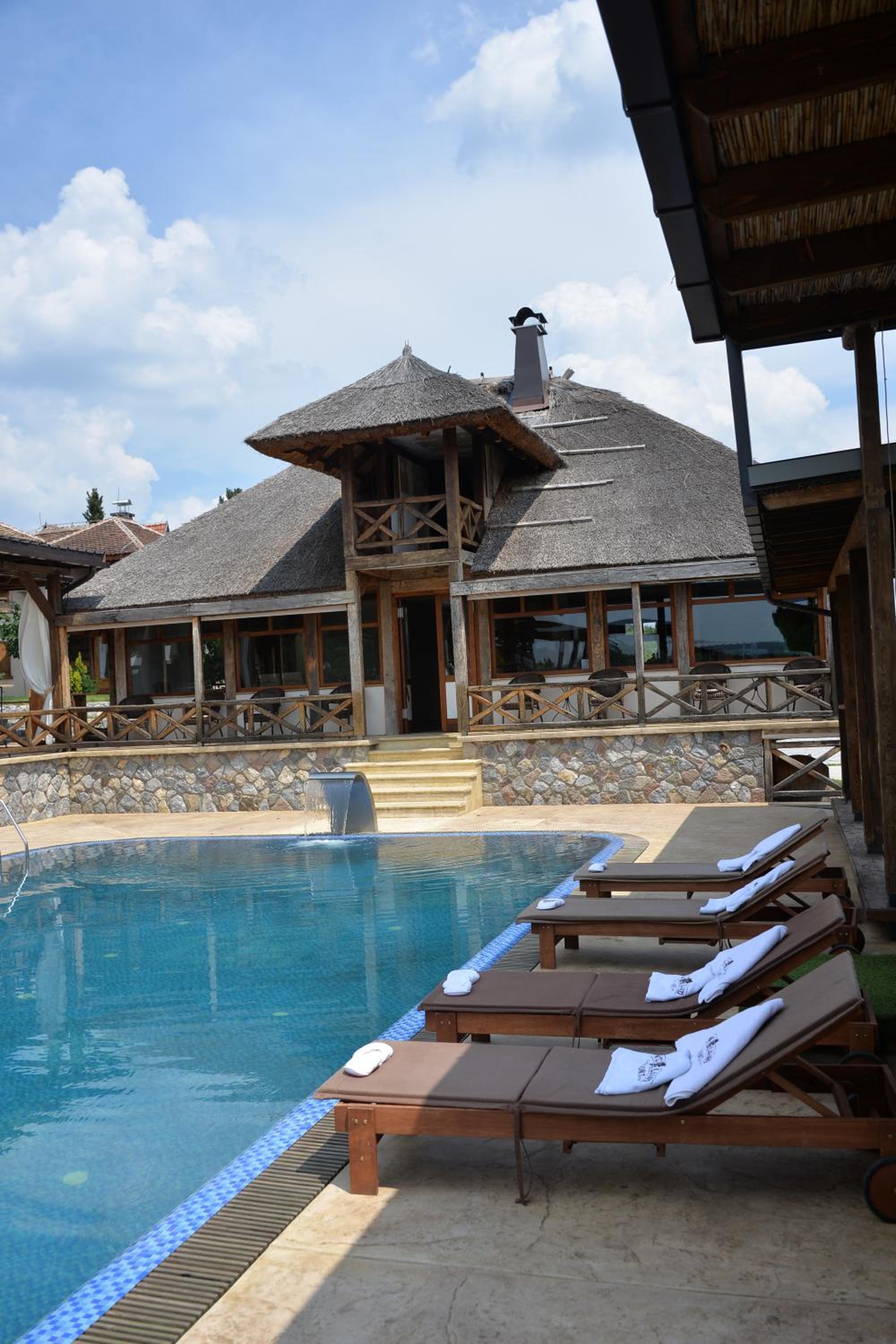 Woodland Resort