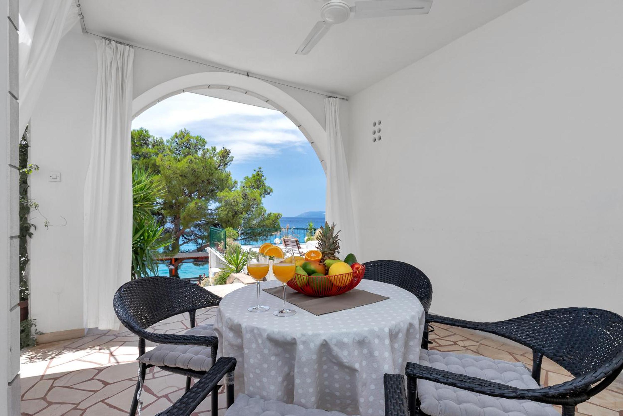 Beachfront Comfort Apartment NIVES view 2