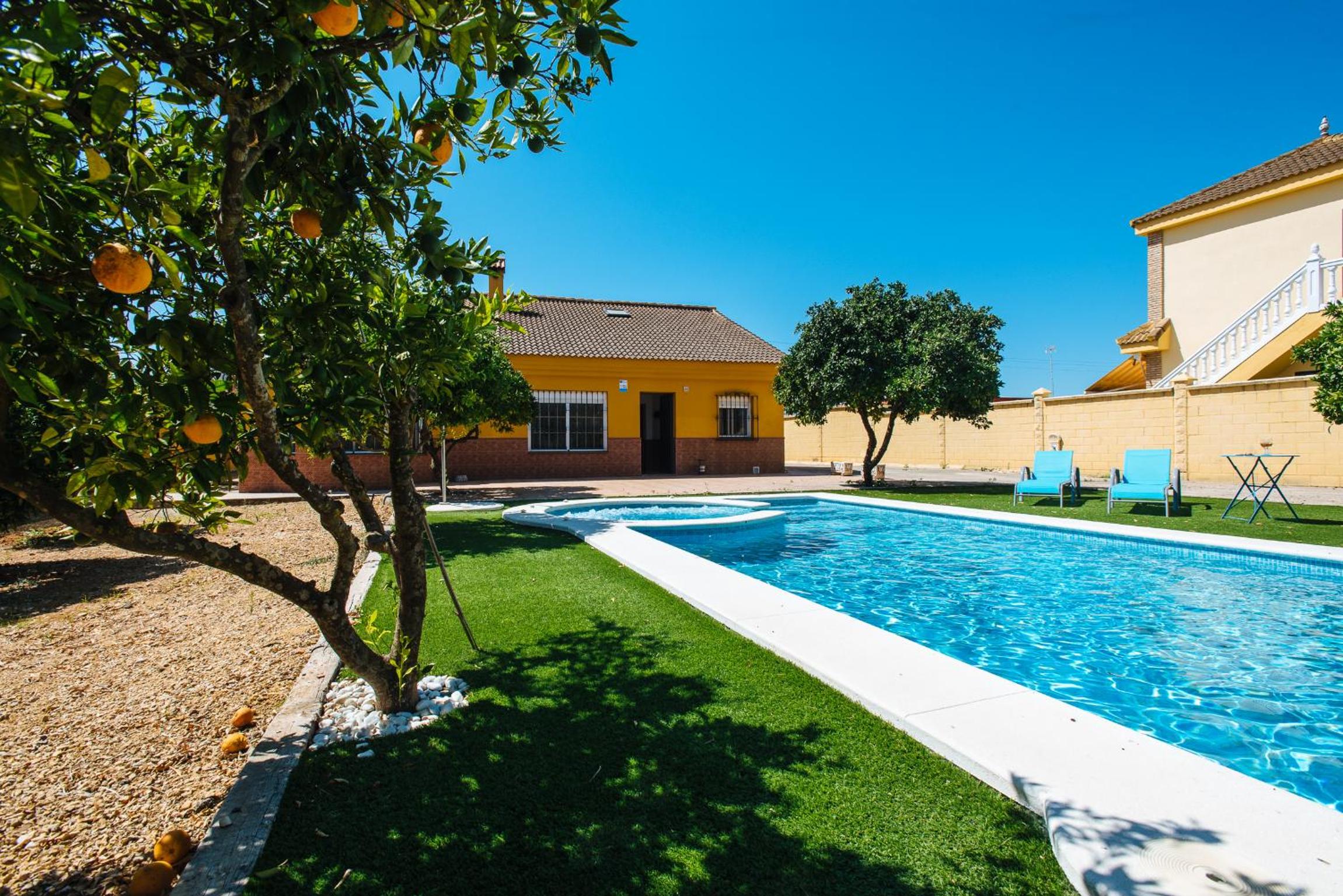Villa Oasis Los Naranjos con jacuzzi 15 min Sevilla photo 5