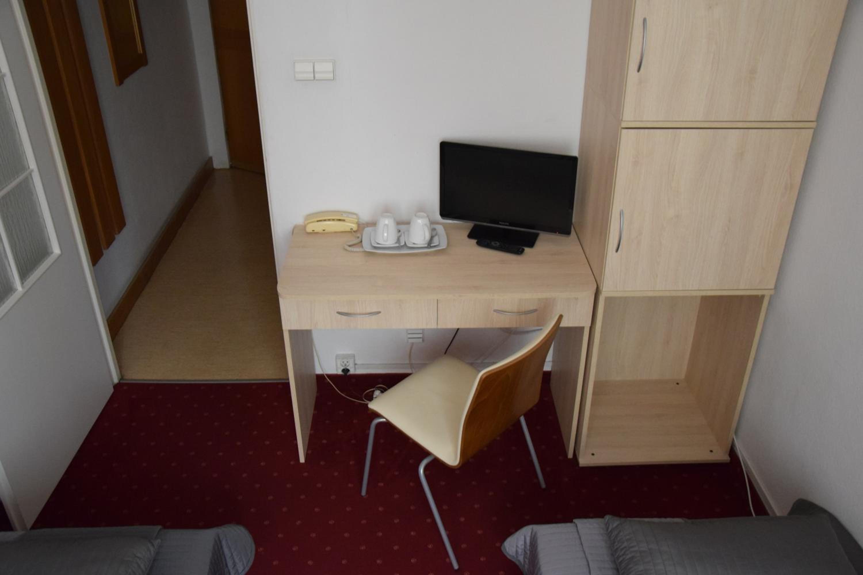 Photo 10