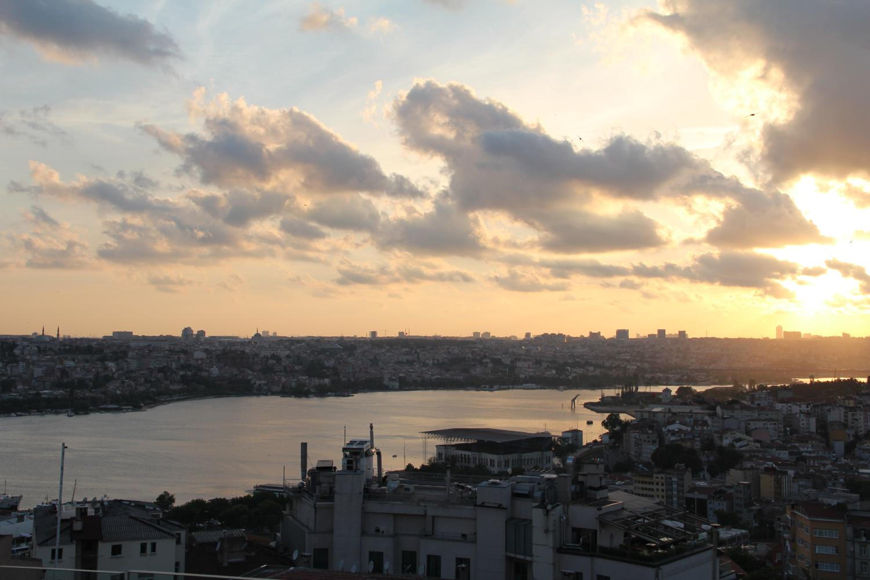 Tulip City Hotel - Image 39