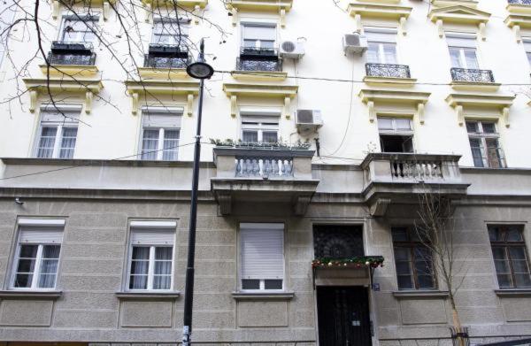 Crown apartment with garden view