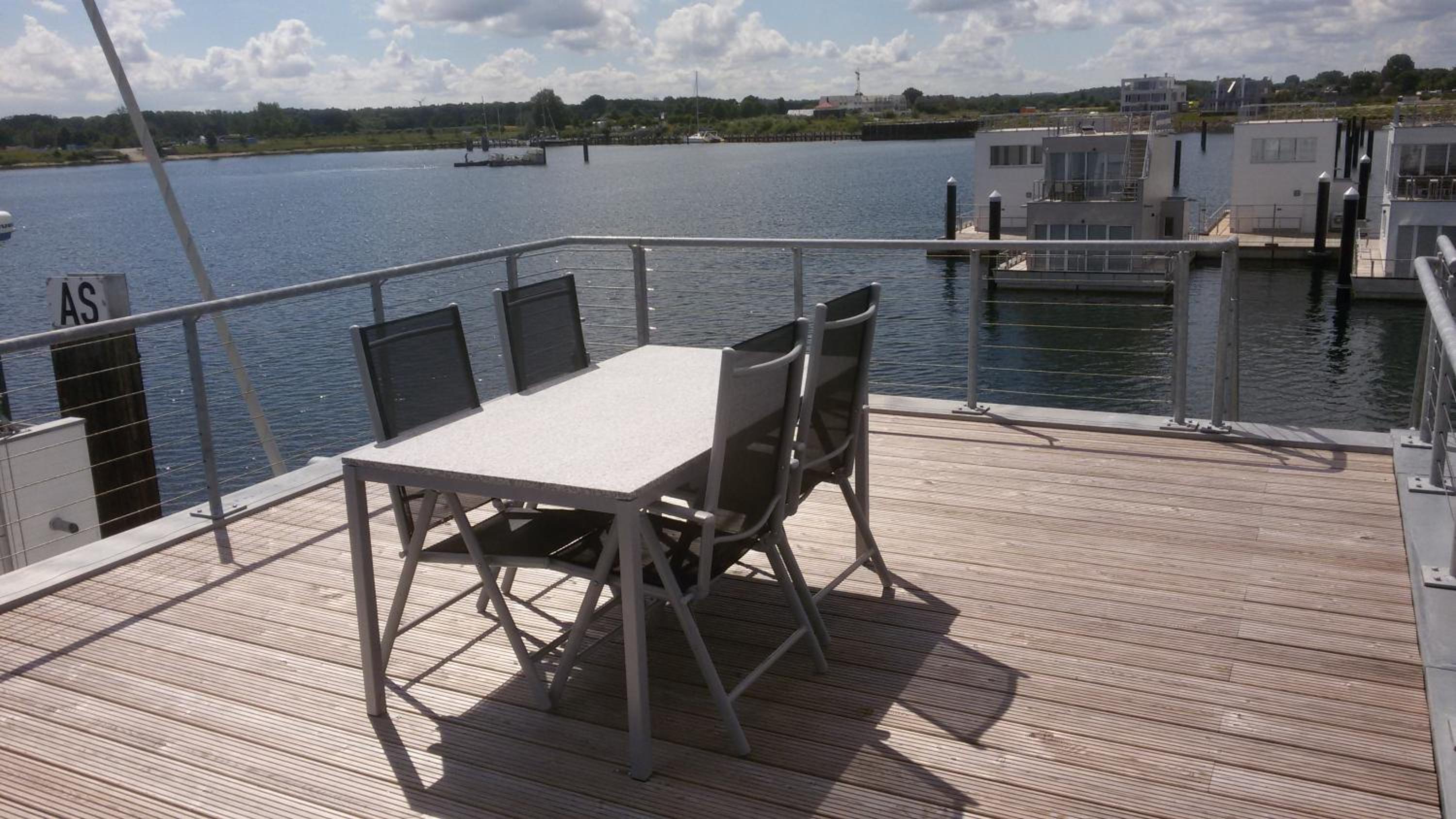Schwimmendes Ferienhaus Swimming Lounge